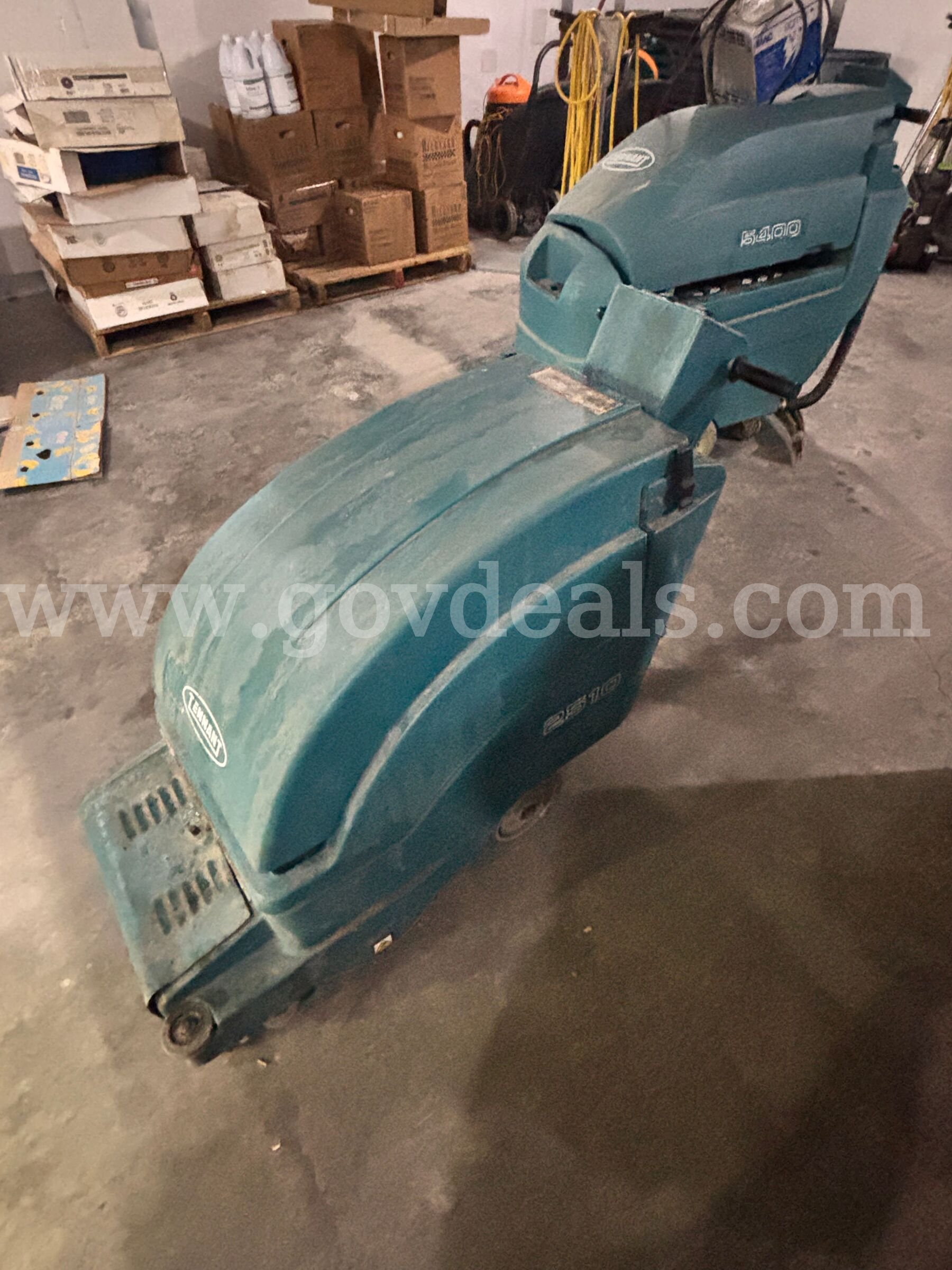 Tennant Model 2510 Walk-Behind Automatic Floor Scrubber Tennant 2510 Government Surplus Auction - Photo #4