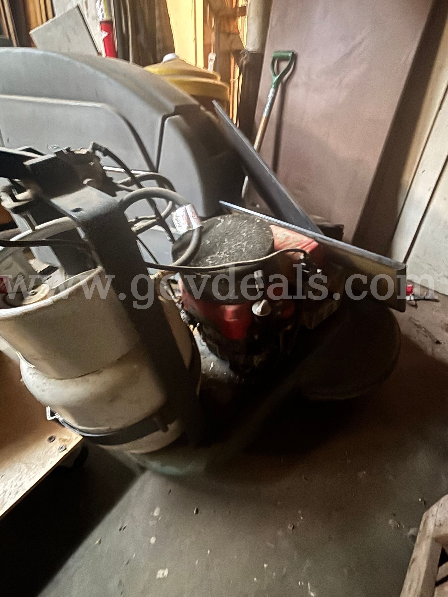 Propane-Powered Walk-Behind Floor Burnisher/Buffer – Honda Engine Honda  Government Surplus Auction - Photo #3