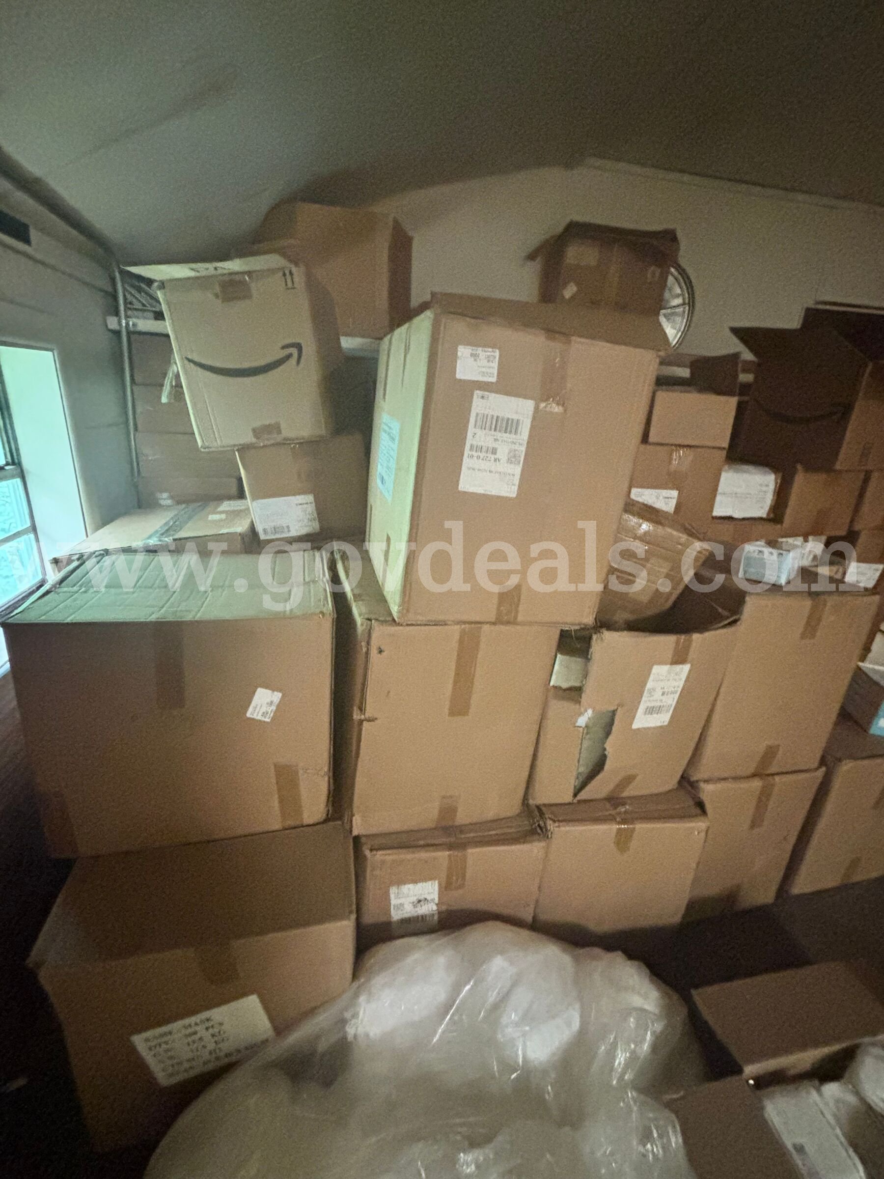 Large Bulk Lot – New Face Masks (Disposable & Reusable) – COVID Surplus Case  Government Surplus Auction - Photo #3