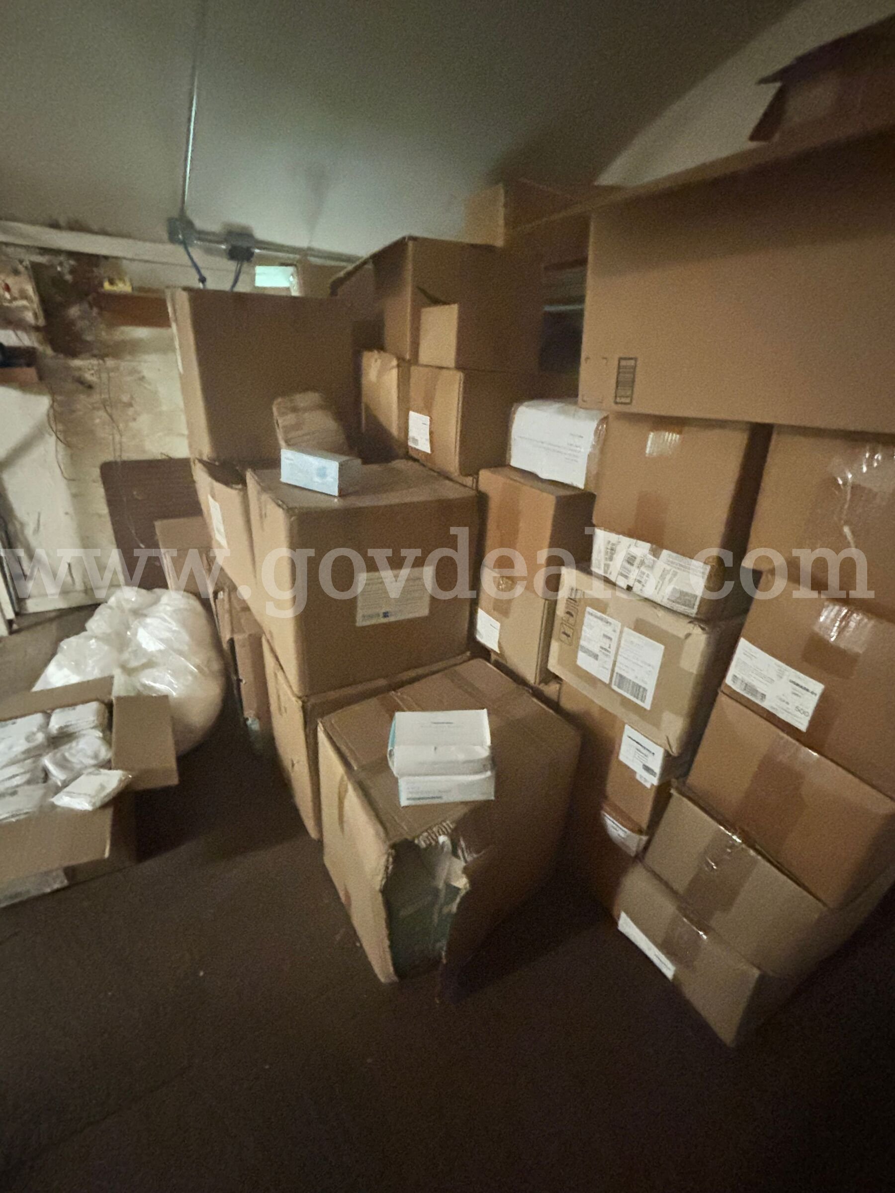Large Bulk Lot – New Face Masks (Disposable & Reusable) – COVID Surplus Case  Government Surplus Auction - Photo #6
