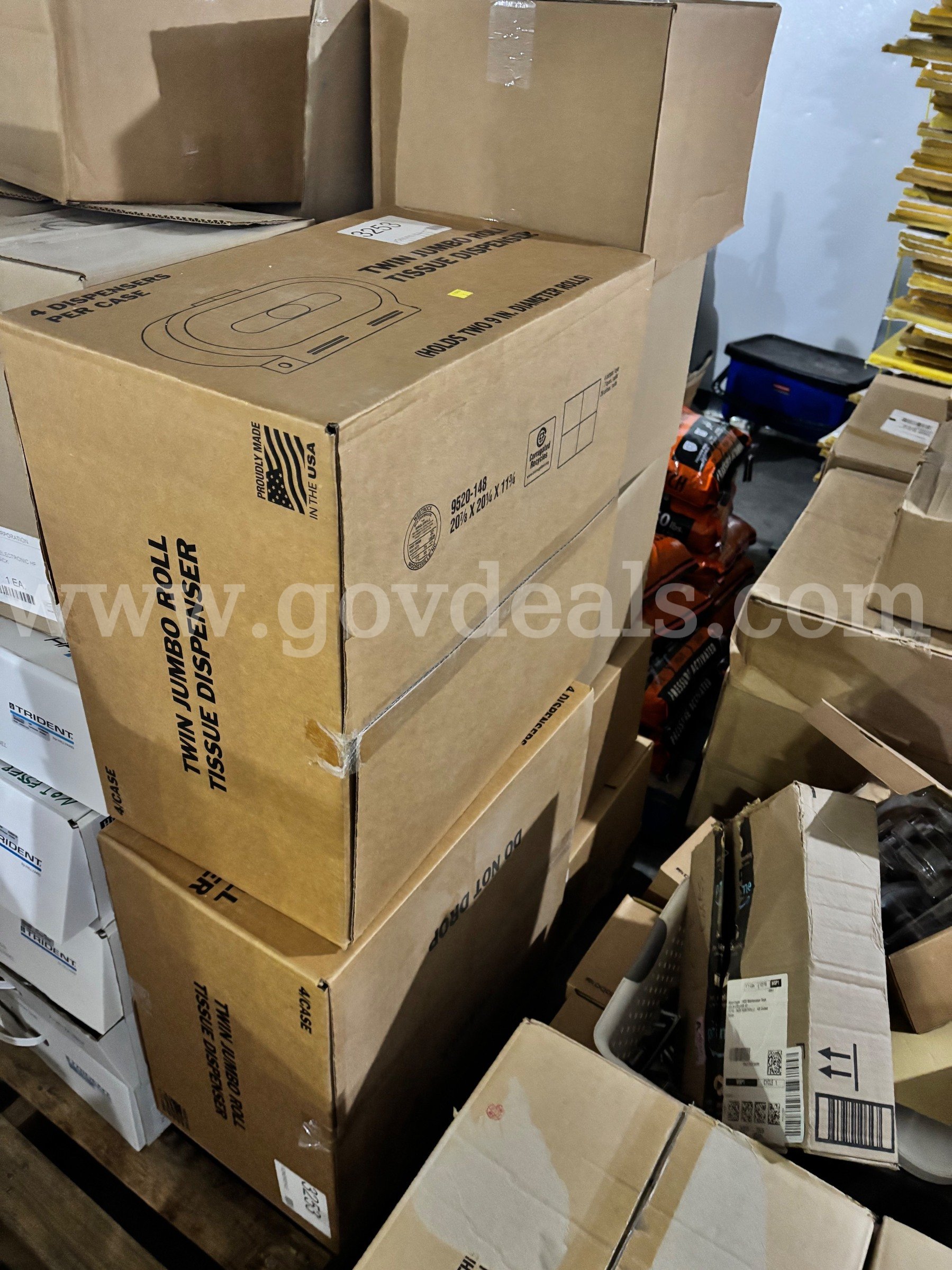 Toilet Paper Dispensers / Hand Sanitizers   Government Surplus Auction - Photo #3