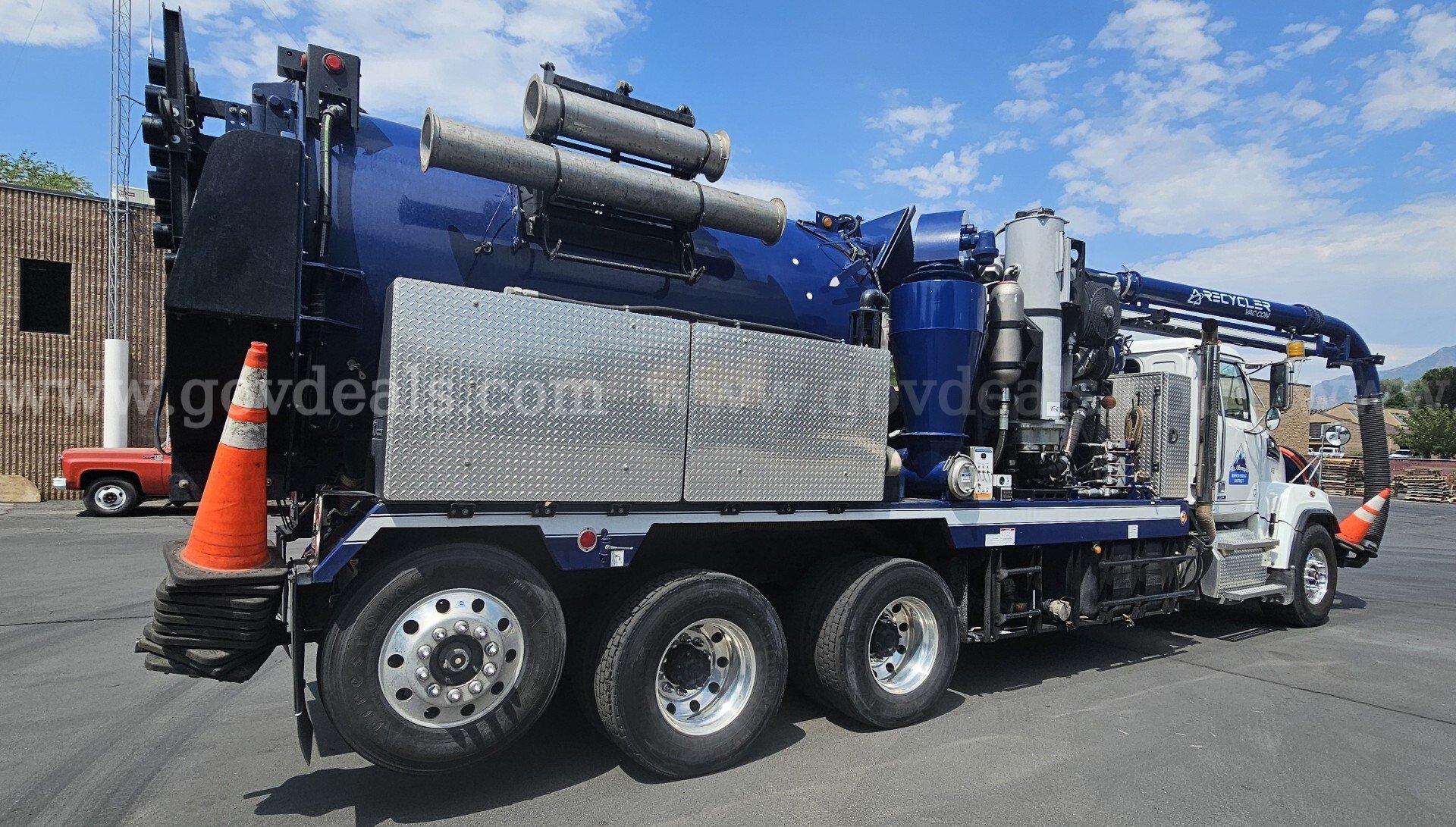 2020 Western Star 4700 Vac-Con Recycler Combination Sewer Cleaner / Vacuum Truck – 74,073 Miles, 3,322 Hours Western Star 4700 Government Surplus Auction - Photo #5