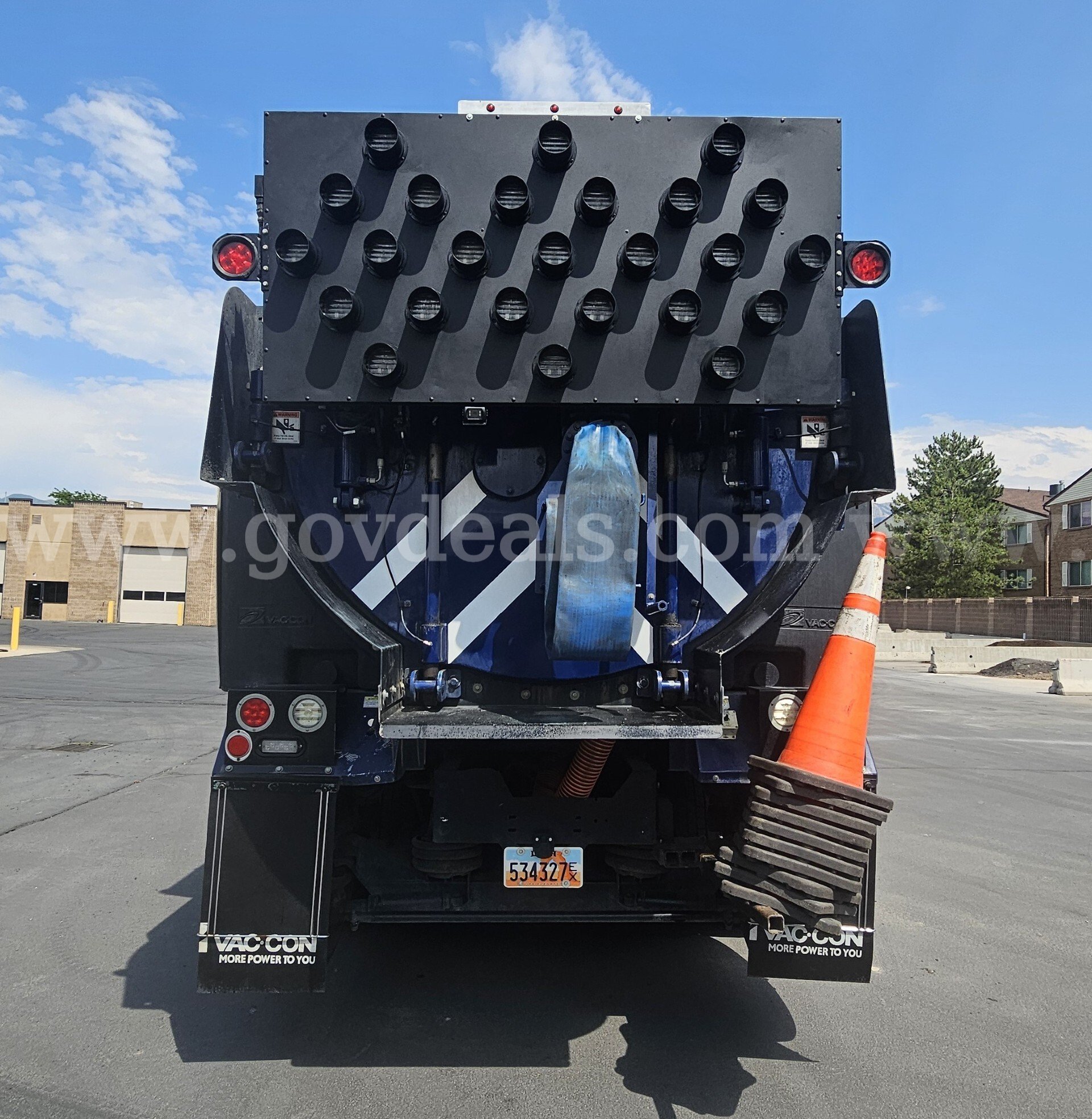 2020 Western Star 4700 Vac-Con Recycler Combination Sewer Cleaner / Vacuum Truck – 74,073 Miles, 3,322 Hours Western Star 4700 Government Surplus Auction - Photo #6
