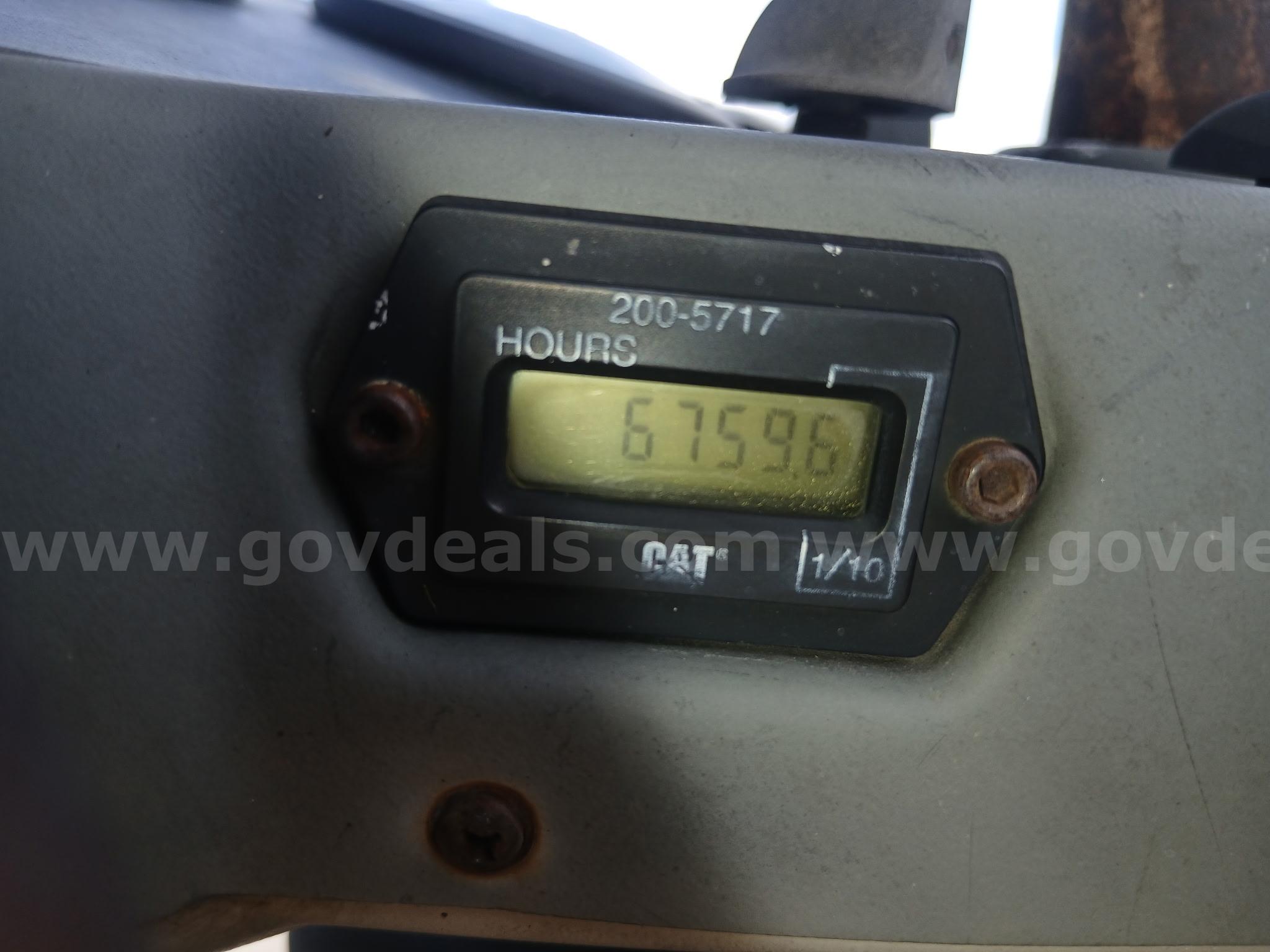 2009 Caterpillar CB-434D Tandem Vibratory Compactor Caterpillar 434D Government Surplus Auction - Photo #5