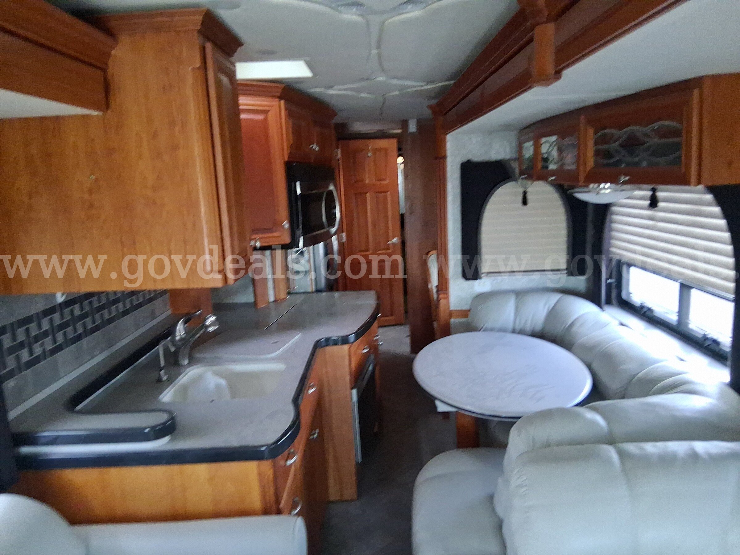 2008 Newmar Essex 4514 Class A Diesel Pusher Motorhome Newmar 4514 Government Surplus Auction - Photo #6