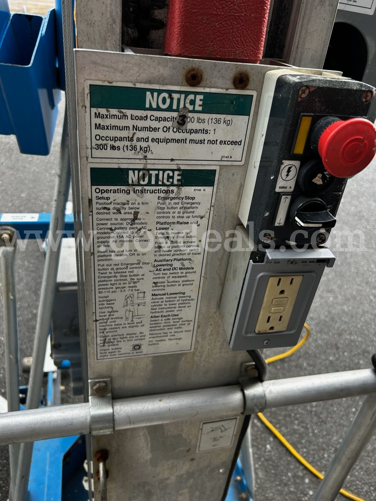 Genie AWP-40S Genie AWP-40S Government Surplus Auction - Photo #6