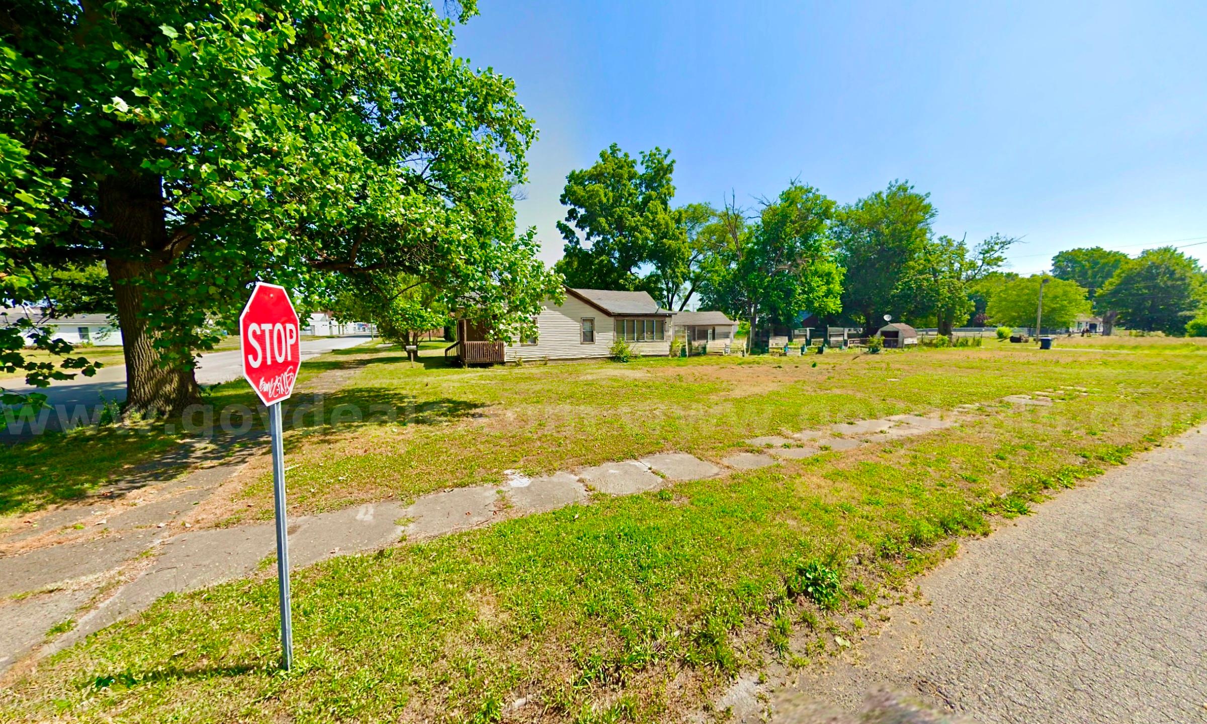 Large Residential Lot 0.9 Miles from Indiana State University   Government Surplus Auction - Photo #2