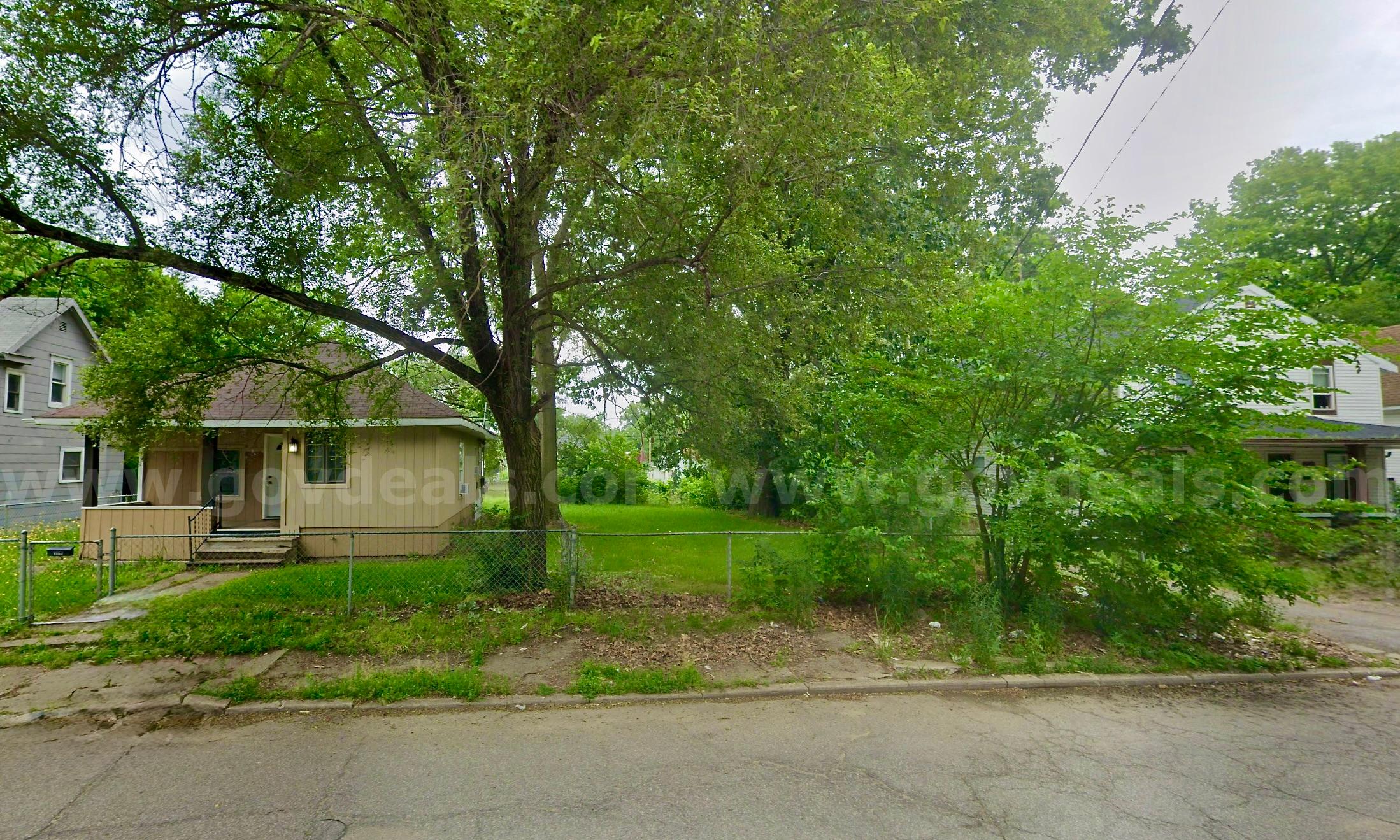 Large Residential Lot 3 miles from University of Notre Dame   Government Surplus Auction - Photo #4