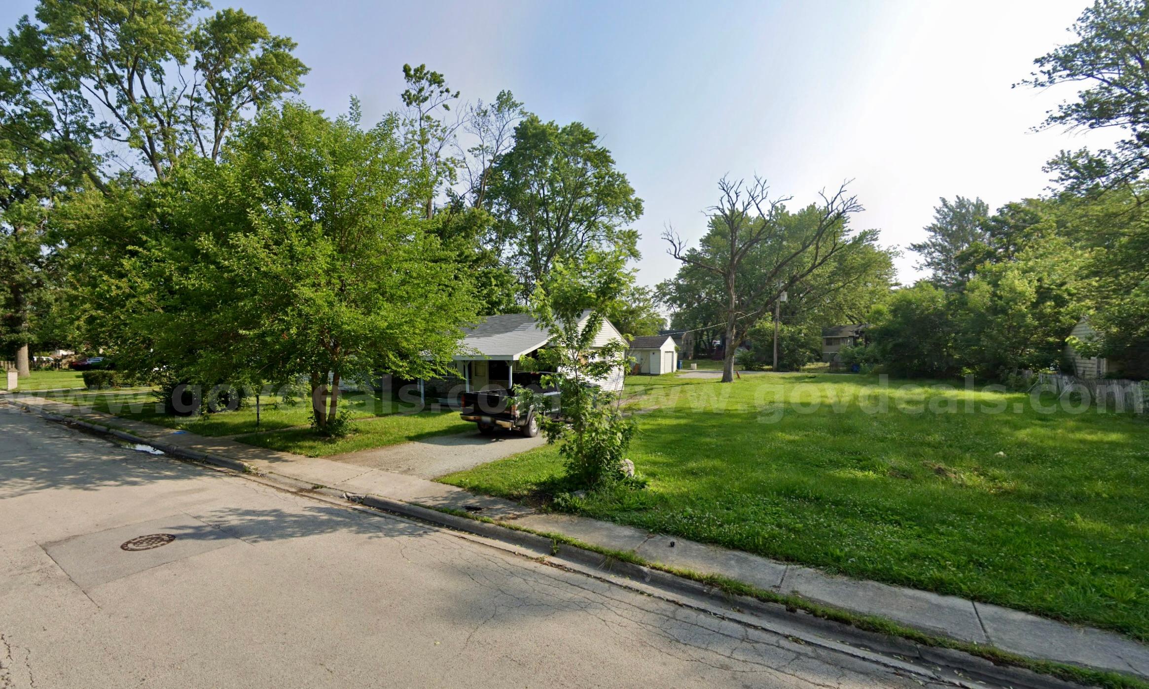 Large 50' X 145' Residential Lot South-West of Chicago (Kankakee, IL)   Government Surplus Auction - Photo #2
