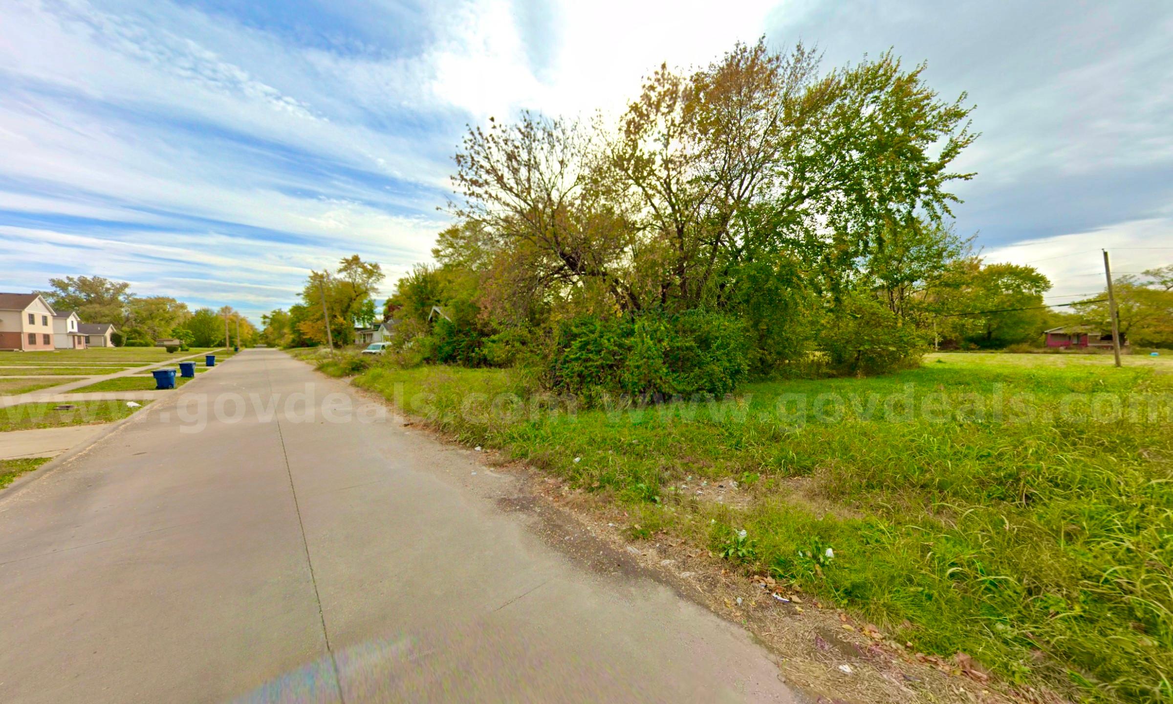 (200 X 122 Sq ft) (0.56 Acres) 4-Large Lots about 6 Miles from Downtown St. Louis   Government Surplus Auction - Photo #4