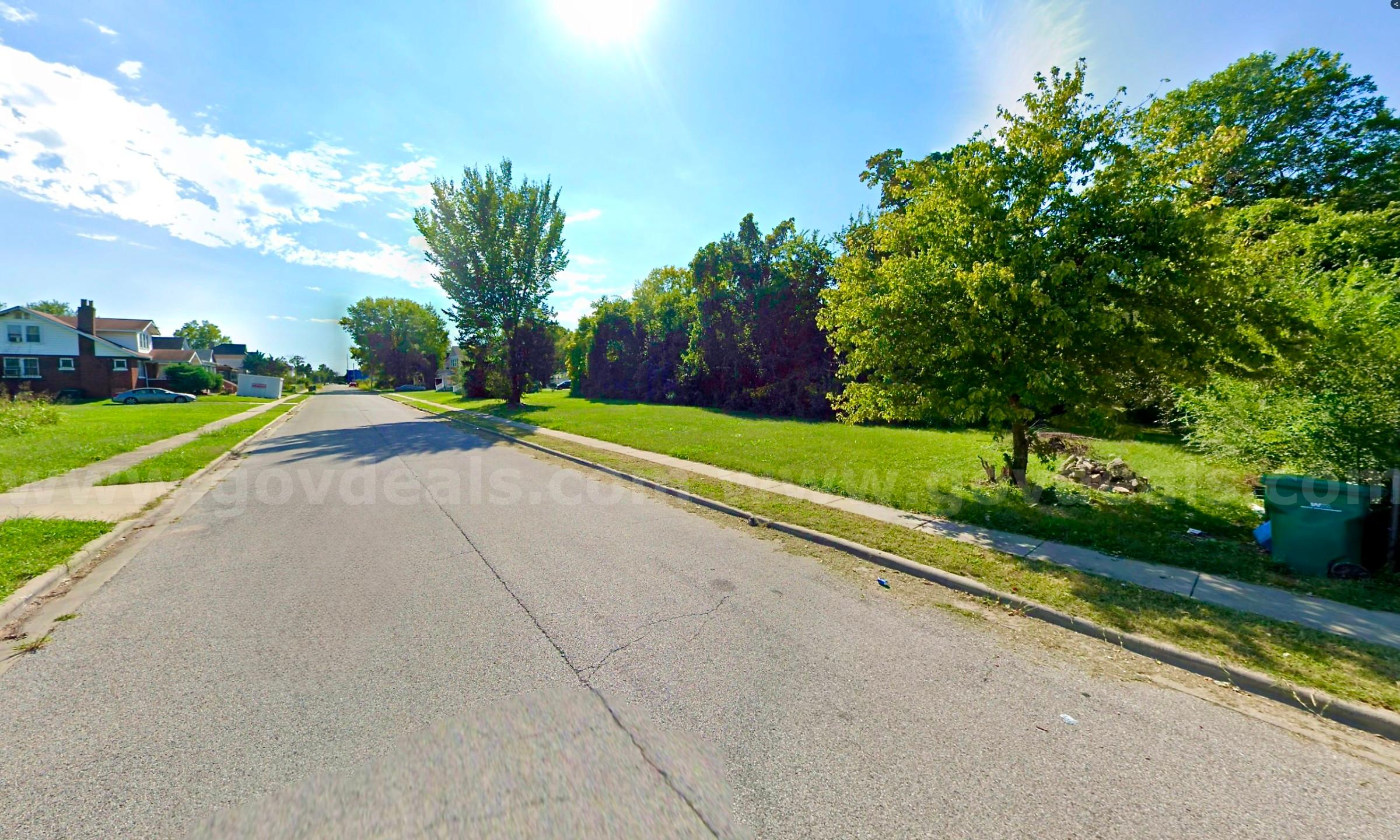(100 X 133.7 Sq ft) (0.31 Acres) 2-Adjacent Lots about 5.2 Miles from Downtown St. Louis   Government Surplus Auction - Photo #5