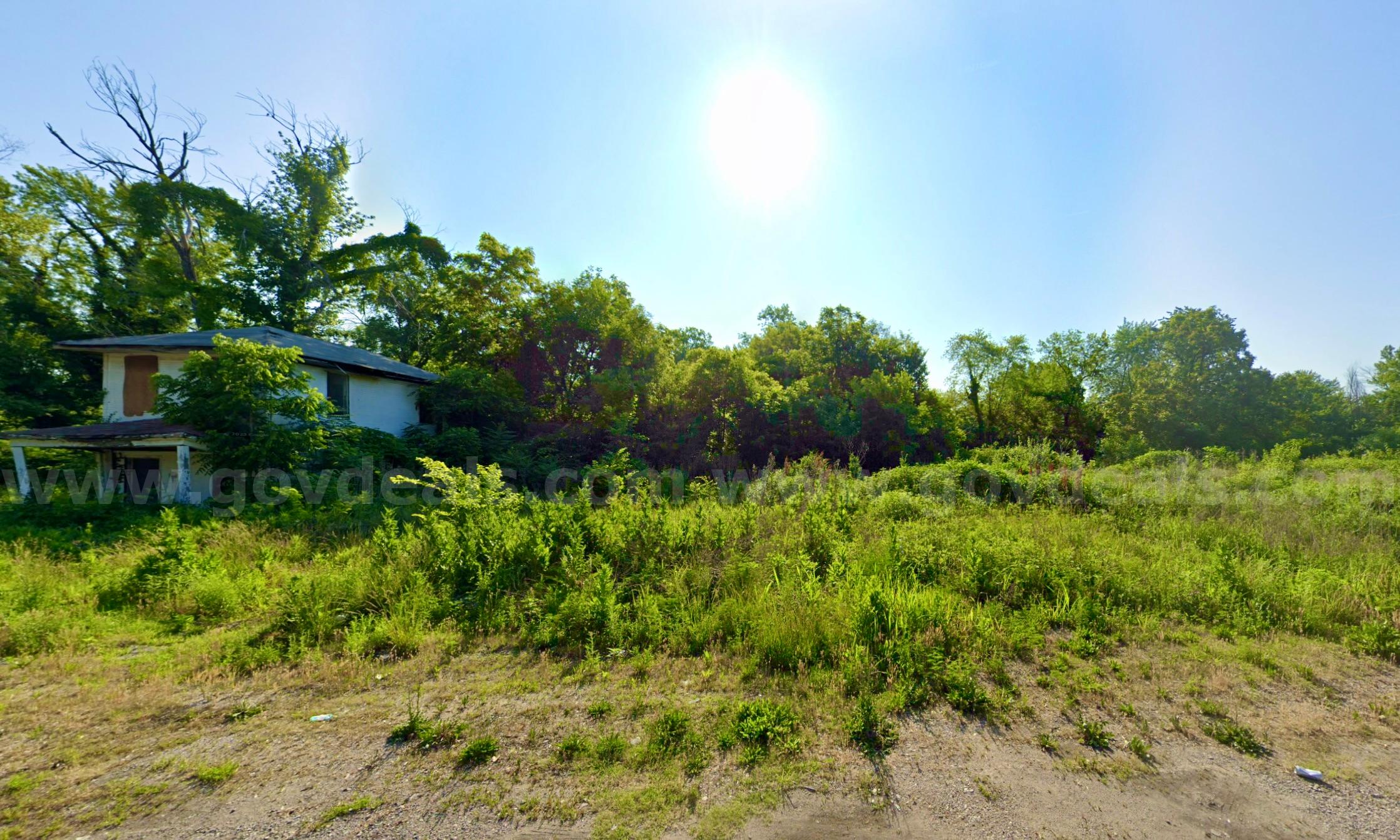 (175 X 130 Sq ft) (0.52 Acres) Large 3-adjacent City Lots about 7.4 Miles from Downtown St. Louis   Government Surplus Auction - Photo #5
