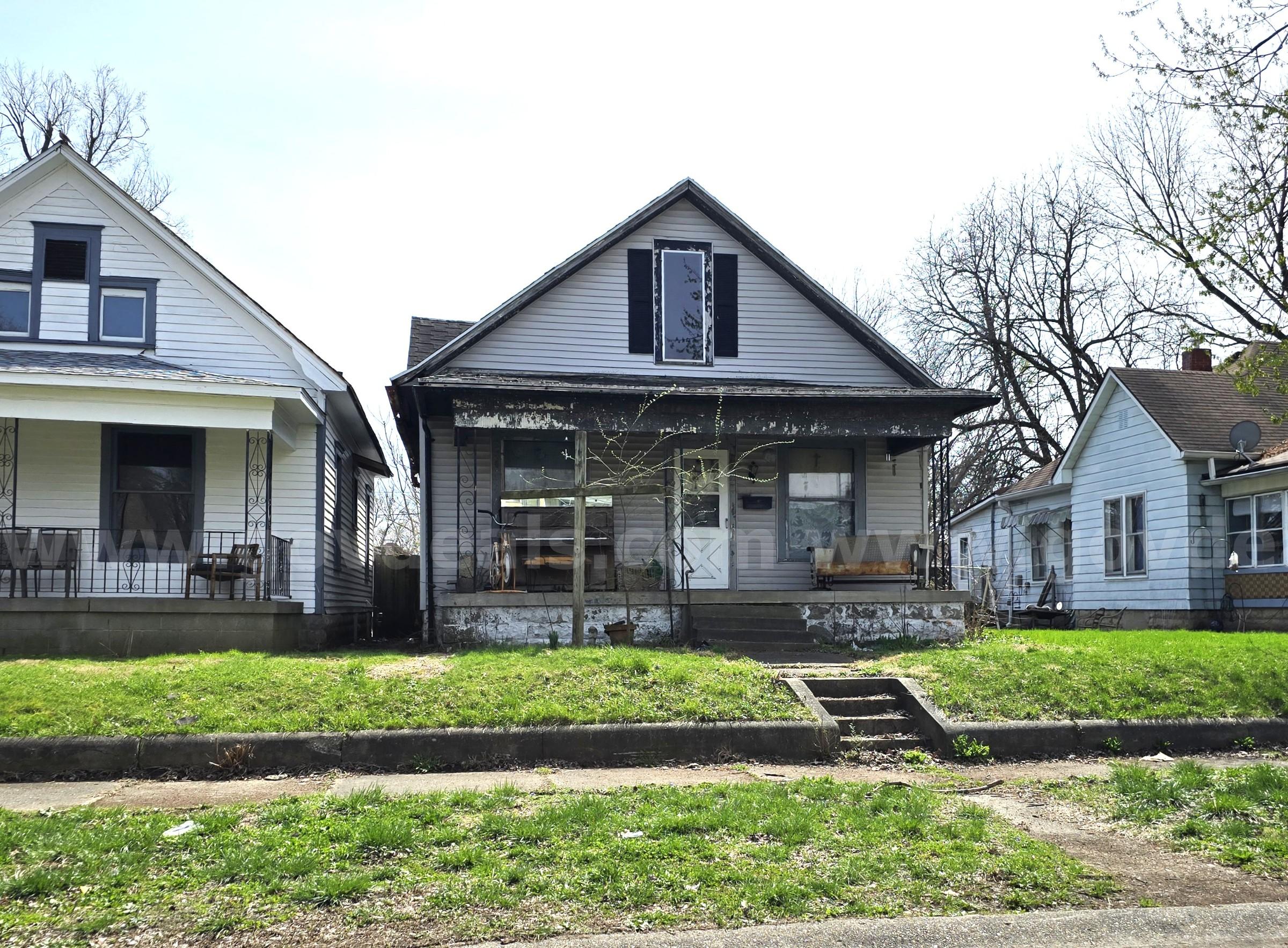 Single Family House 1.6 Miles from Indiana State University (Terre Haute, IN)   Government Surplus Auction - Photo #3