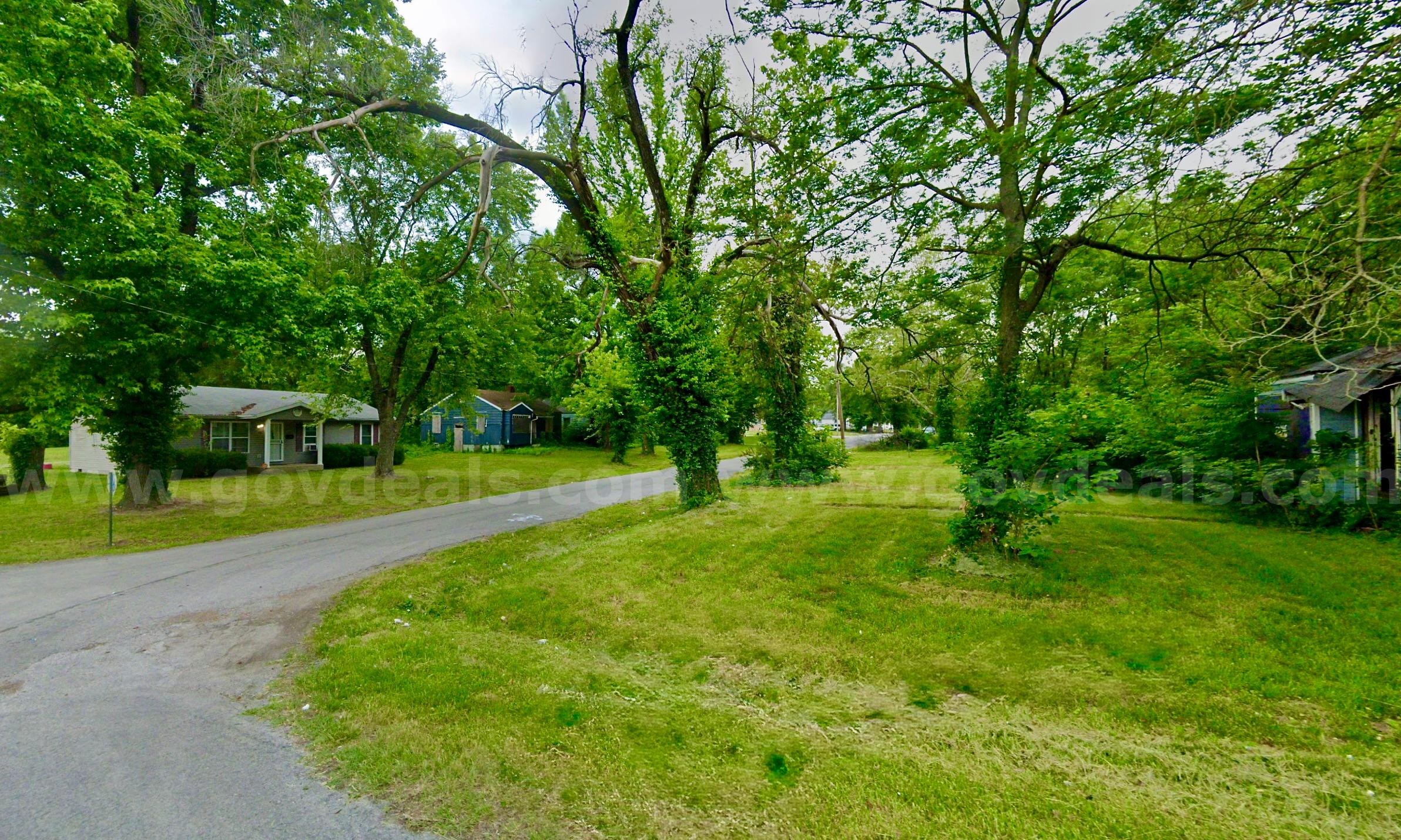 (200 X 125 Sq ft)Large 5-adjacent Residential City Lots about 7 Miles from Downtown St. Louis  200 Government Surplus Auction - Photo #4