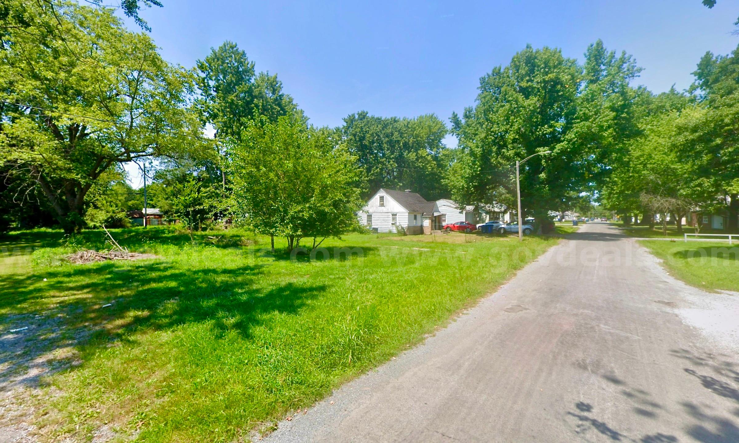 Large 50 X 152 Sq ft (0.17 Acres) Lot in Mount Vernon, IL Nissan Frontier Government Surplus Auction - Photo #4