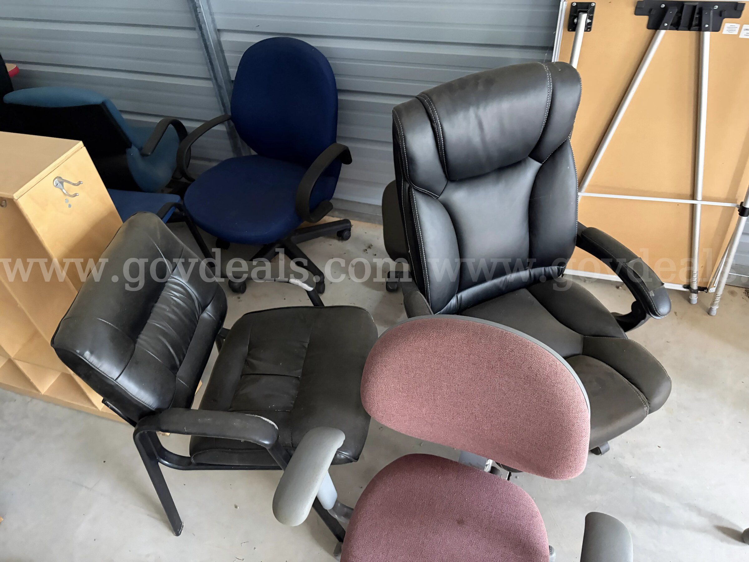 Office Chairs   Government Surplus Auction - Primary Photo