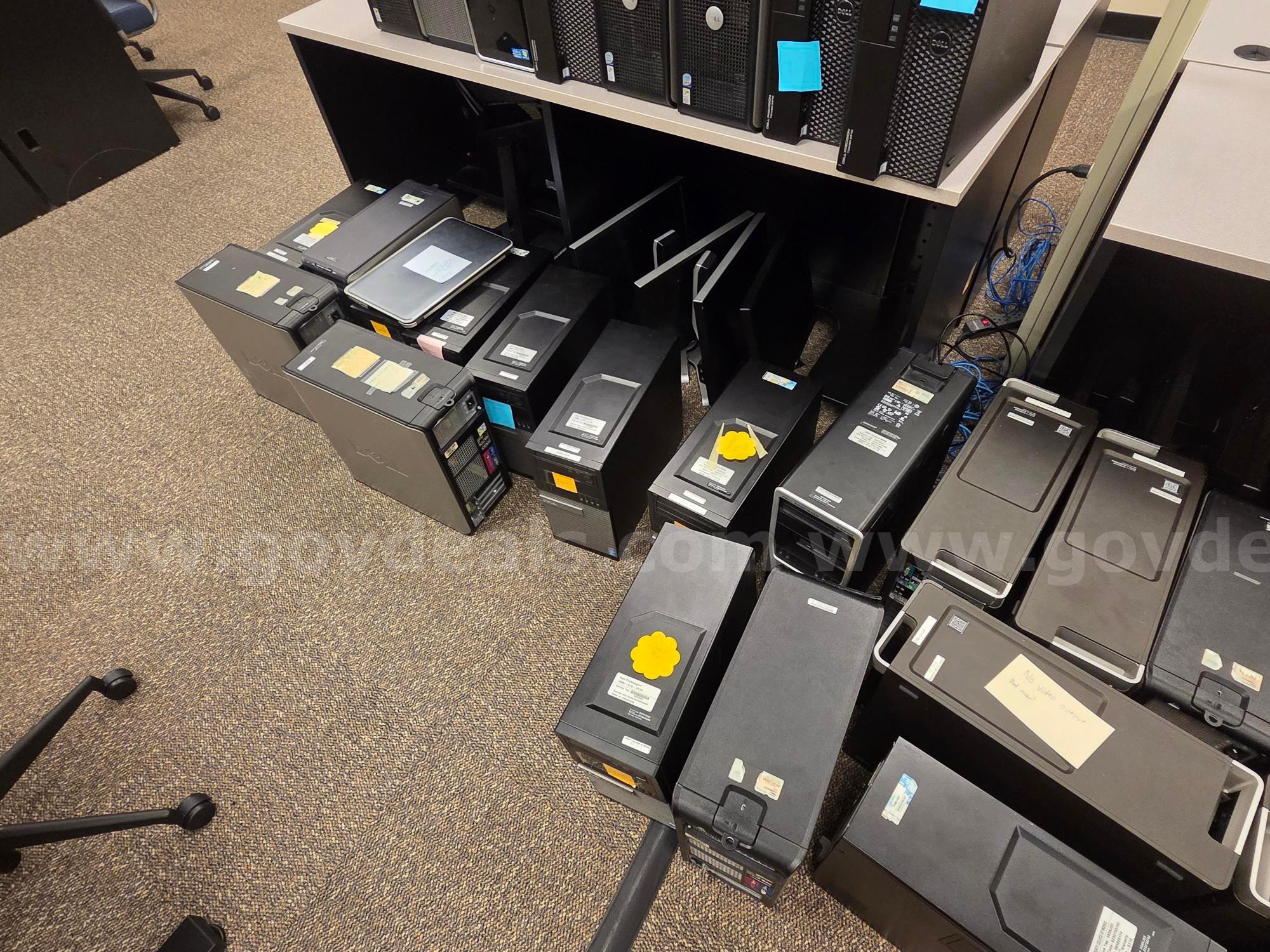 Dell Computers (Lot of 32) Dell  Government Surplus Auction - Photo #4
