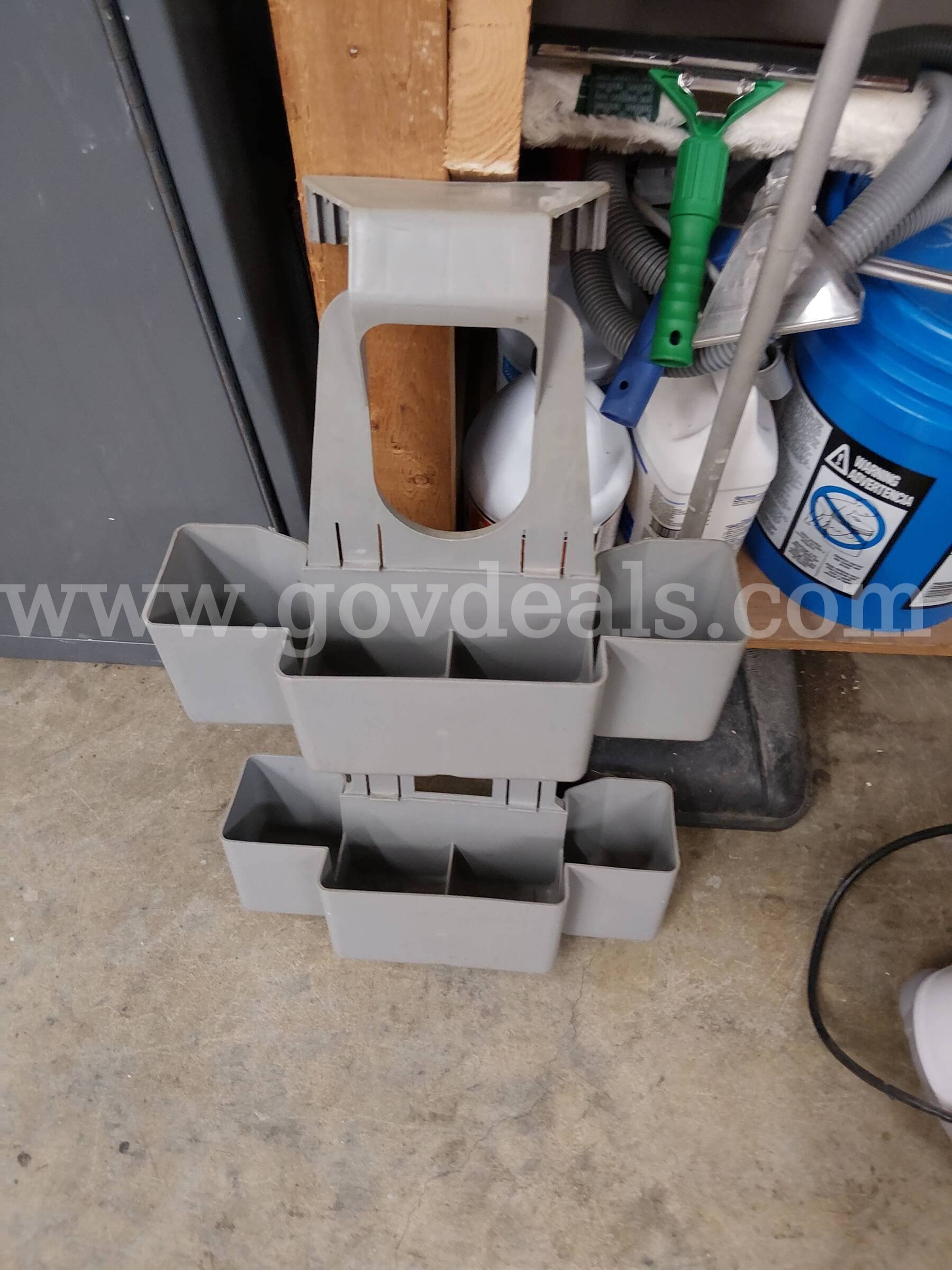 Steamer and Trash Can Caddy   Government Surplus Auction - Photo #3
