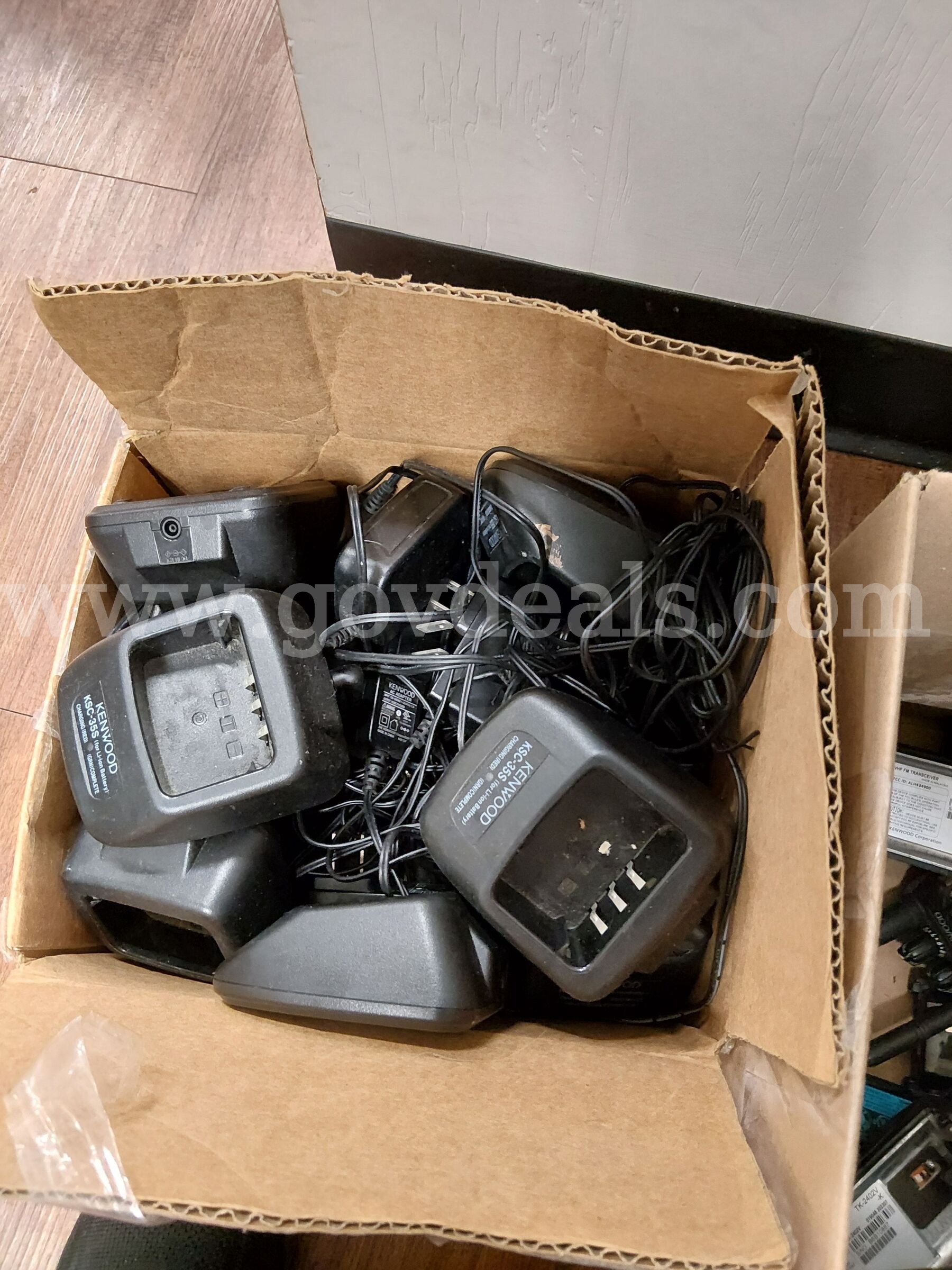 Lot of 12 Two Way Radios   Government Surplus Auction - Photo #3