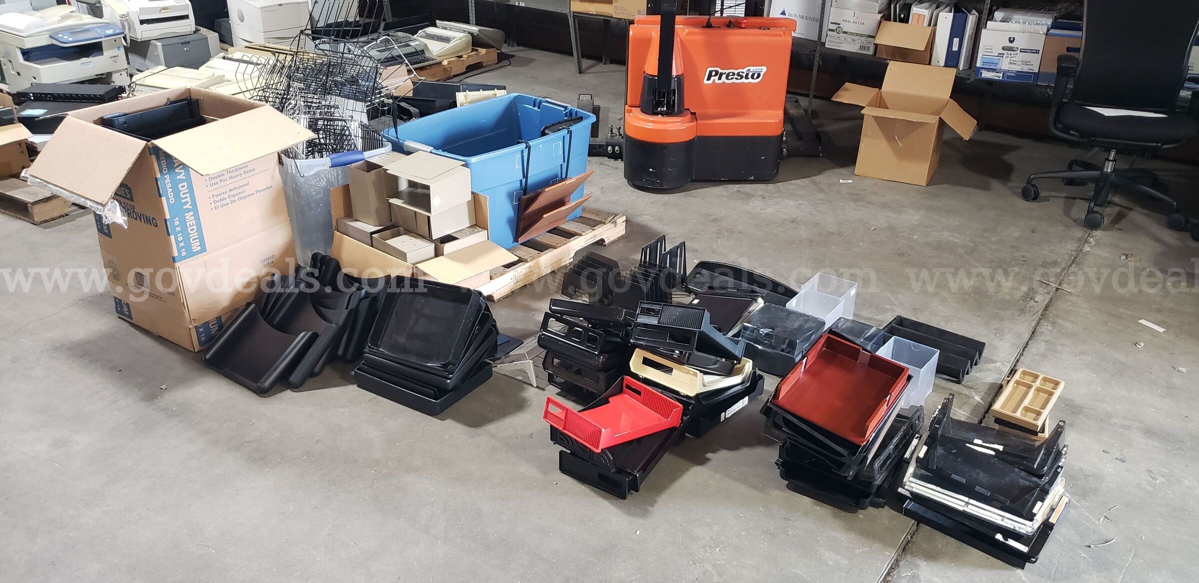 1 Lot of Miscellaneous Office Organizers