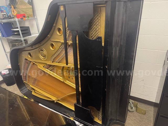 KNABE Piano   Government Surplus Auction - Photo #2