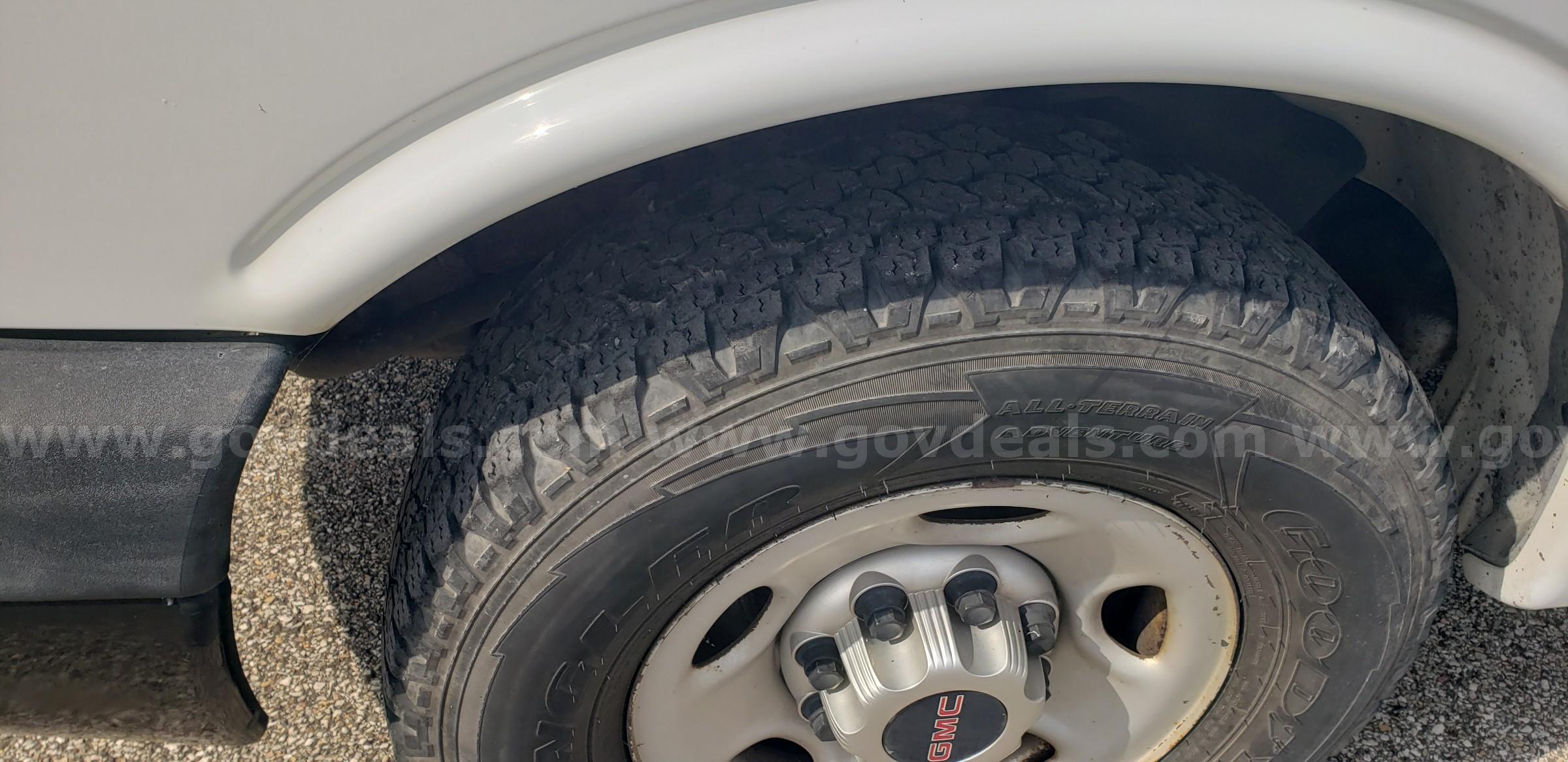 2012 GMC Savana(133807) GMC Savana Government Surplus Auction - Photo #6