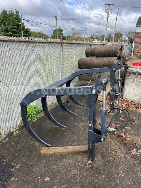 2004 New Holland Front Loader Grapple 68" New Holland  Government Surplus Auction - Photo #2