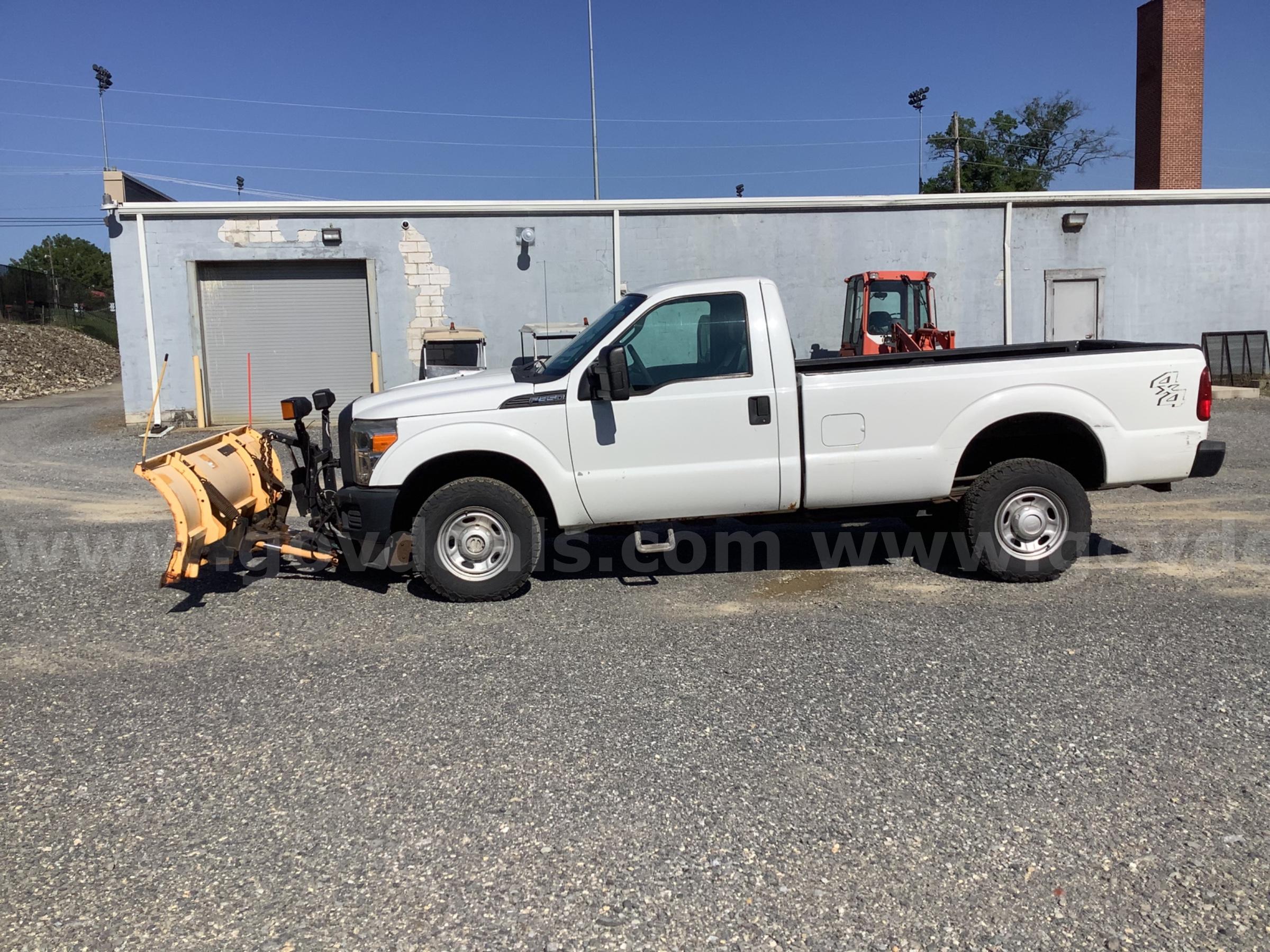 2013 Ford F350 4WD Pickup with Snow Plow Ford F350 Government Surplus Auction - Photo #2
