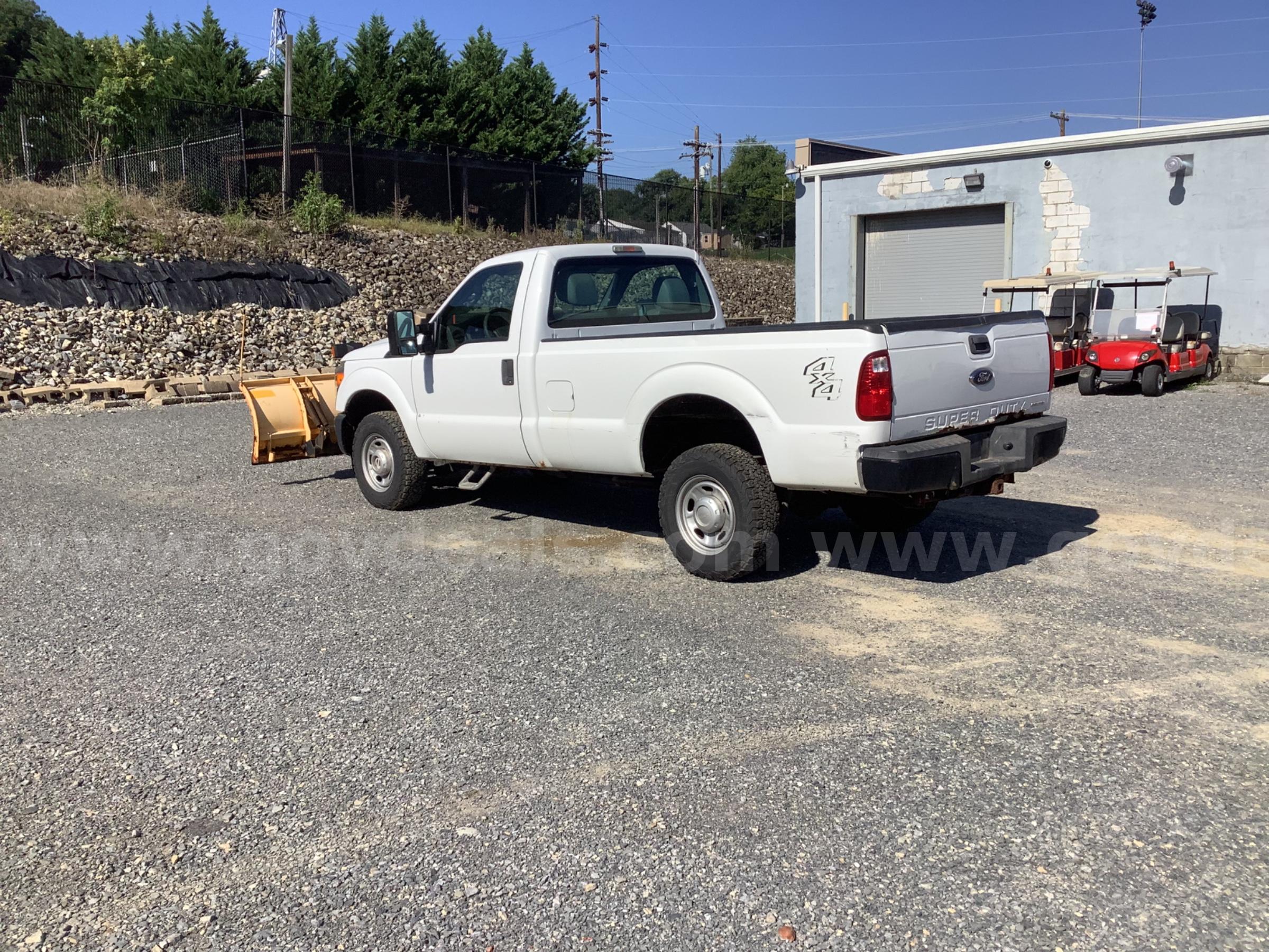 2013 Ford F350 4WD Pickup with Snow Plow Ford F350 Government Surplus Auction - Photo #3