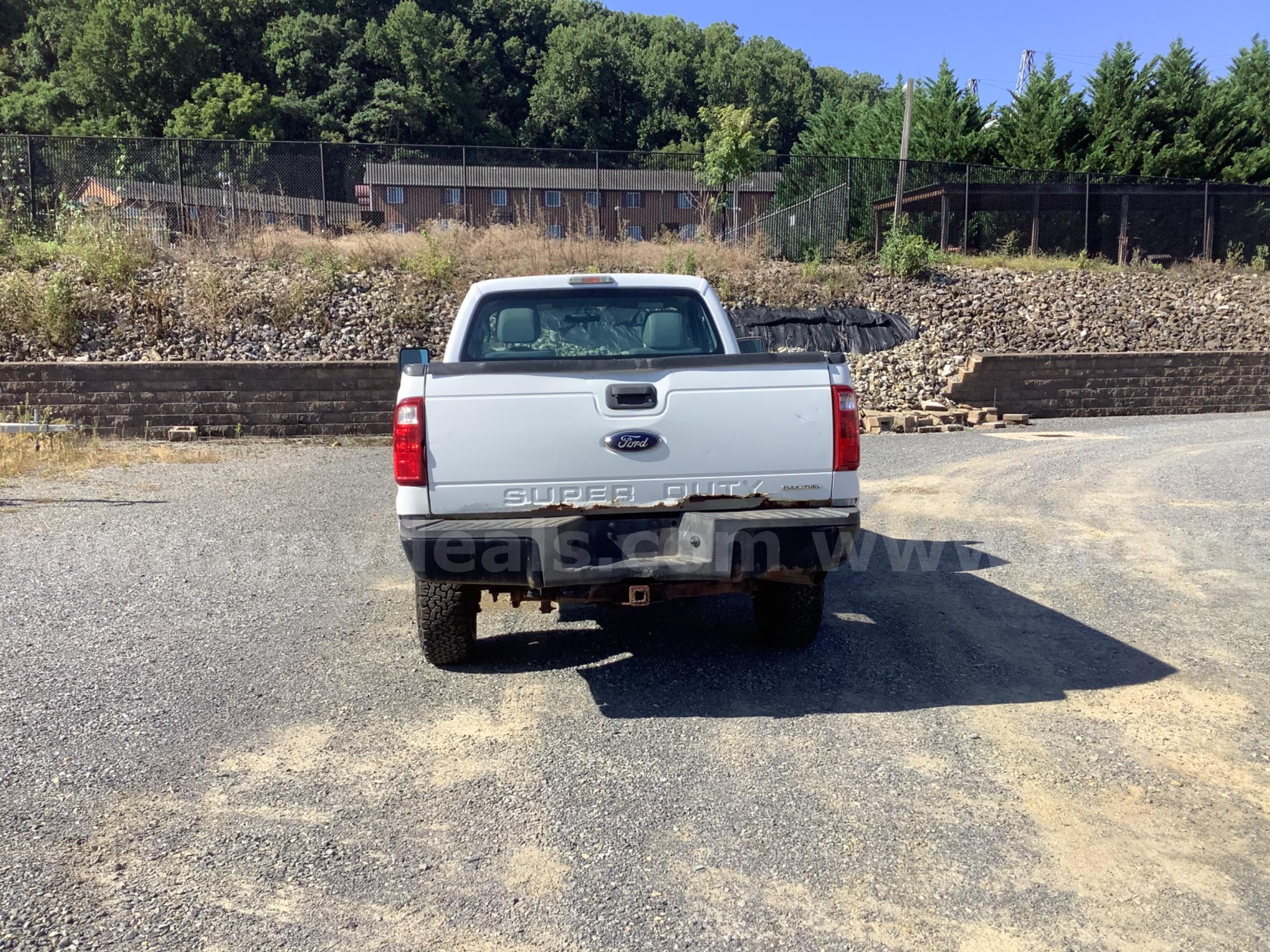 2013 Ford F350 4WD Pickup with Snow Plow Ford F350 Government Surplus Auction - Photo #4