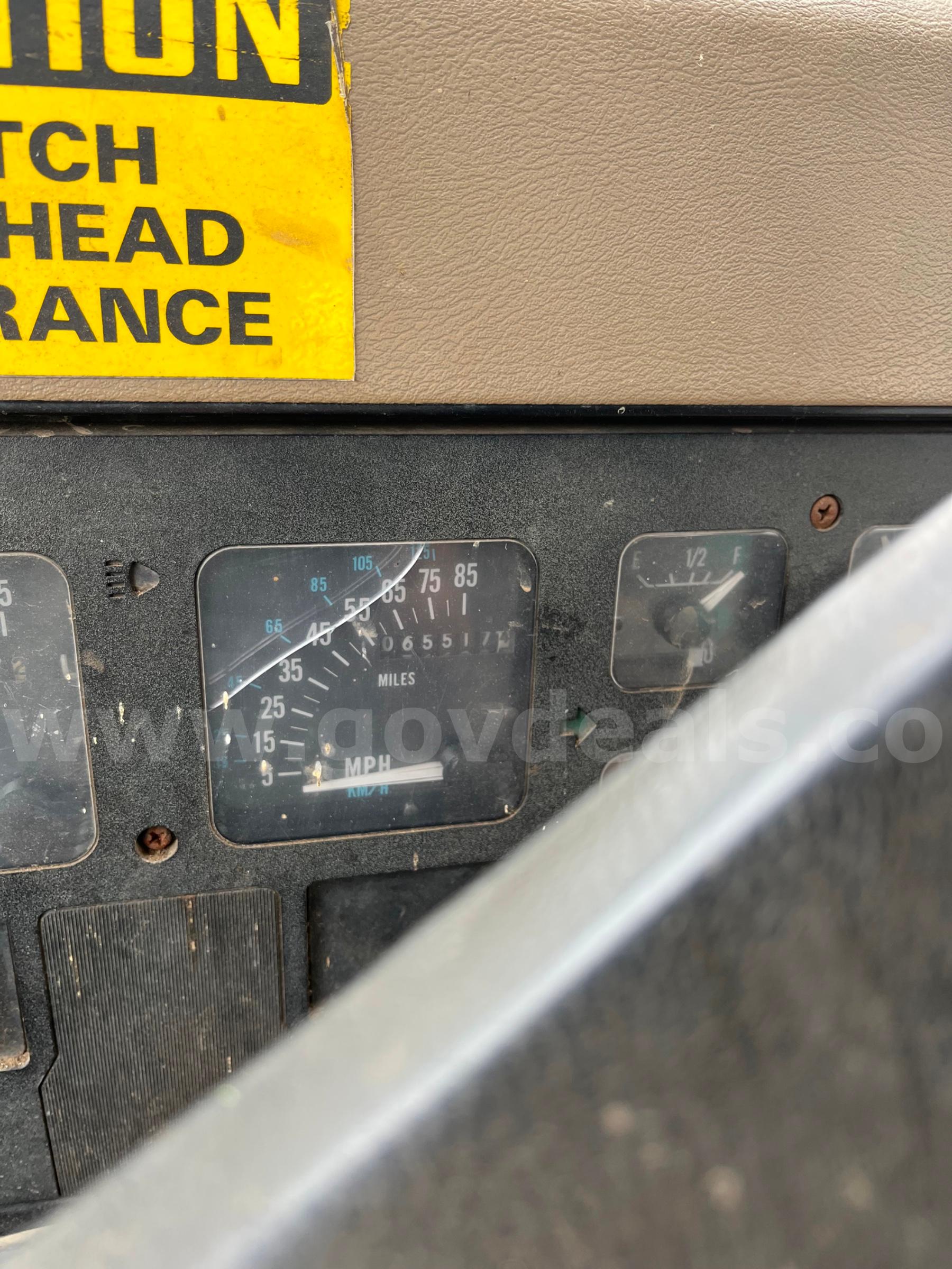 1991 Vactor 2100 series International 2100 Government Surplus Auction - Photo #4