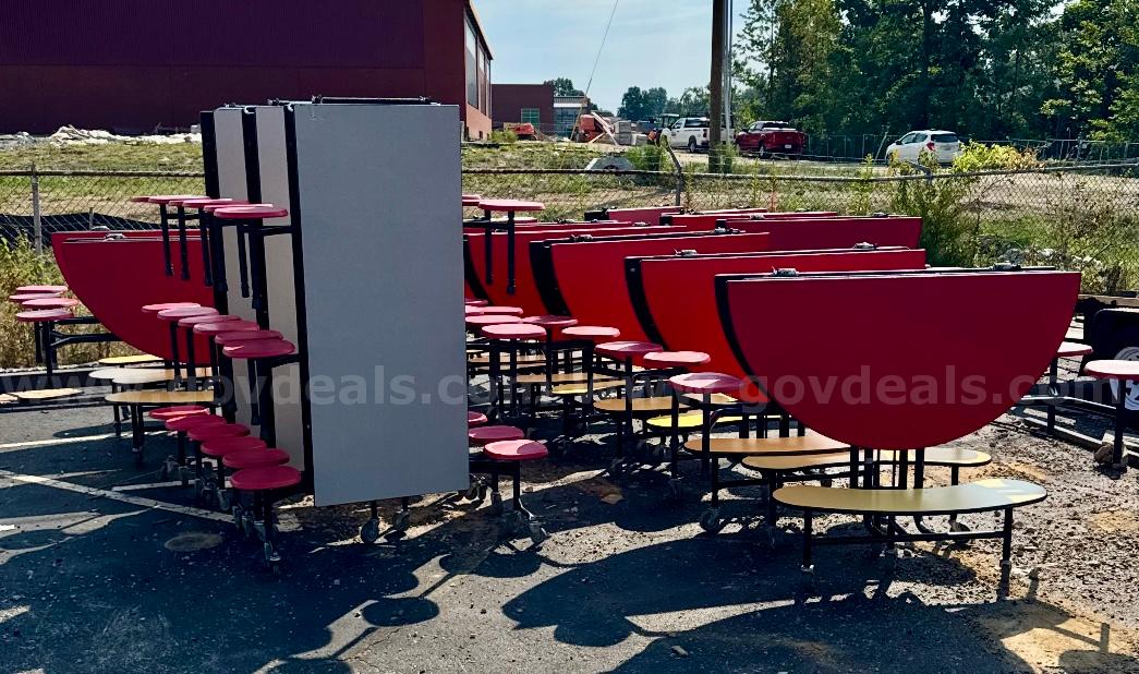 Cafeteria Tables   Government Surplus Auction - Photo #2