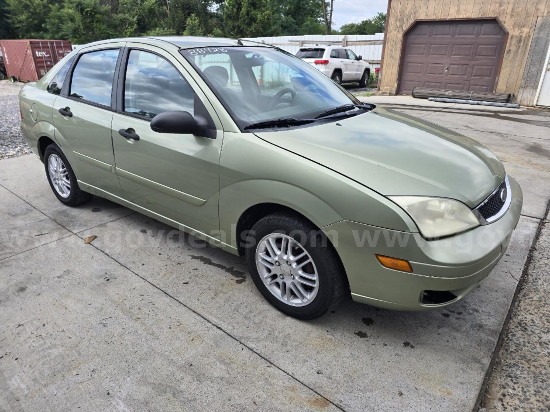 2007 Ford Focus ZX4 S Ford Focus Government Surplus Auction - Photo #2