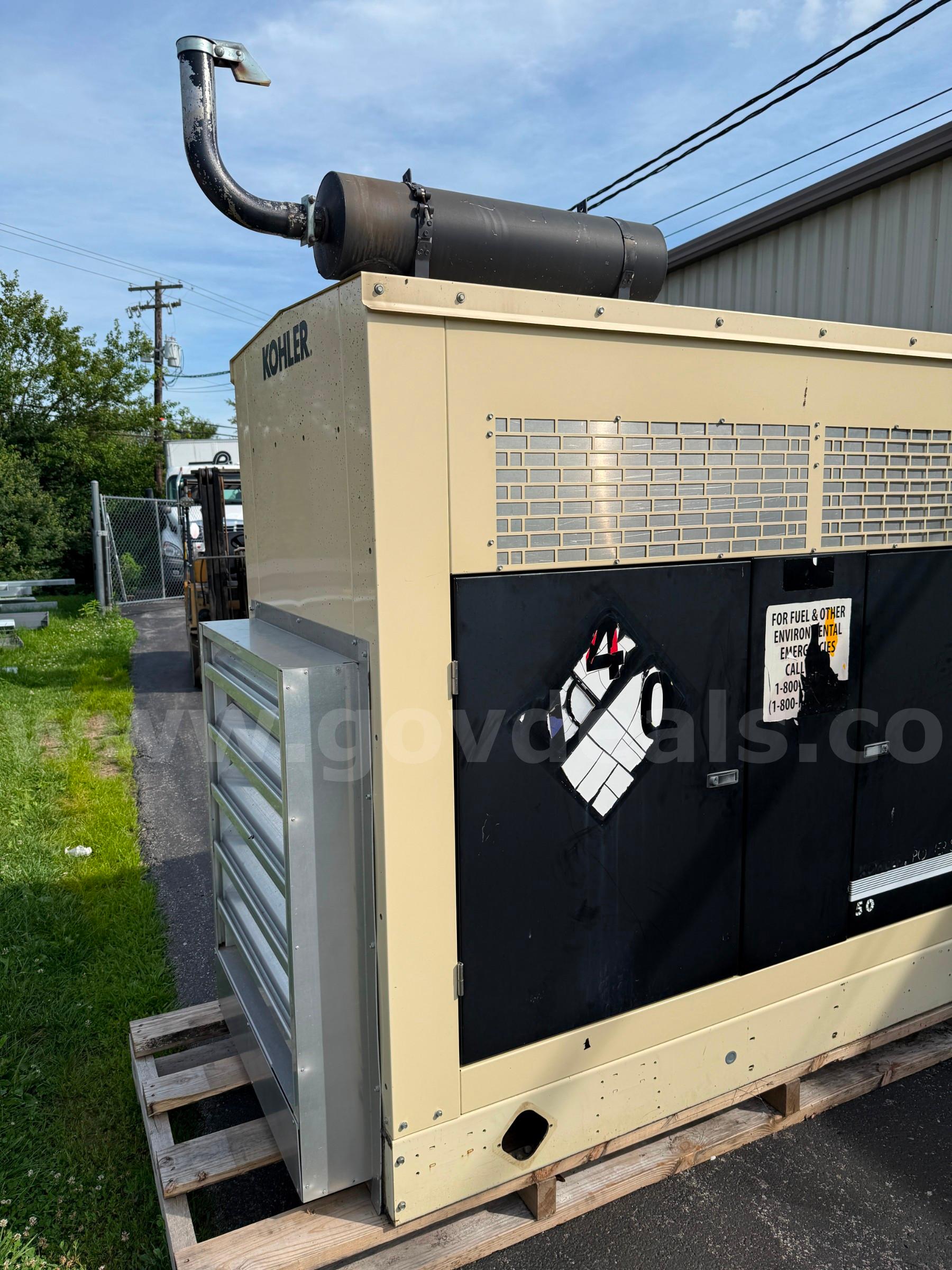 Kohler 50KW LP Standby Generator – Model 50RZGB – ONLY 615.6 Hours – GM 5.0L V8 – Enclosed Kohler 615 Government Surplus Auction - Photo #4