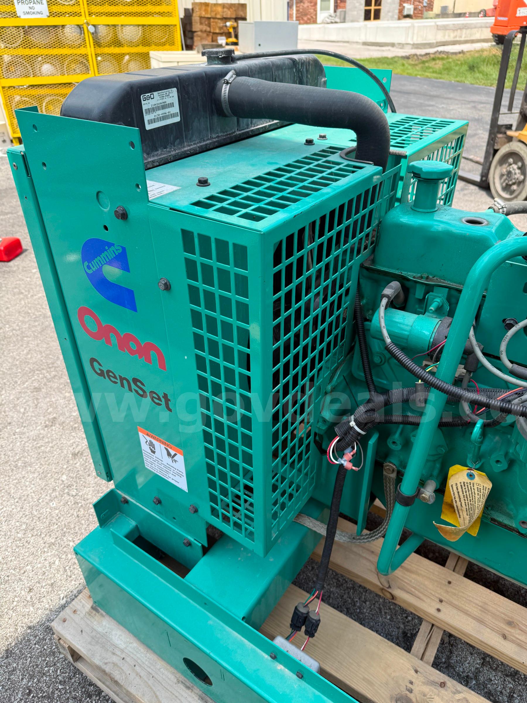 Cummins Onan 45kW Generator w/ 225A Automatic Transfer Switch – 1,072 Hours Cummins 225A Government Surplus Auction - Photo #6