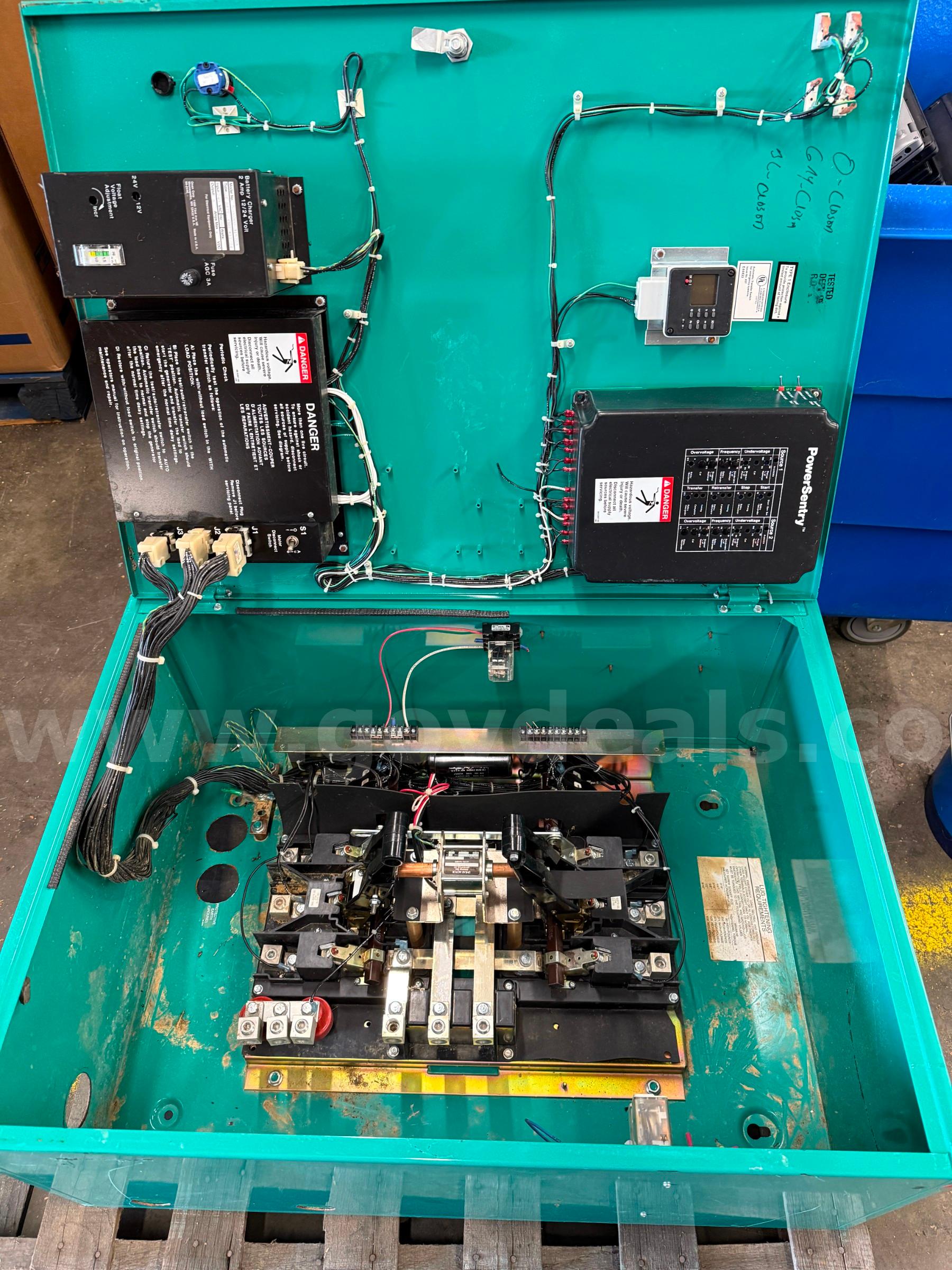 Cummins / Onan OT150 150 Amp Automatic Transfer Switch – 240V – 3 Pole – Power Sentry Cummins OT150 Government Surplus Auction - Photo #3