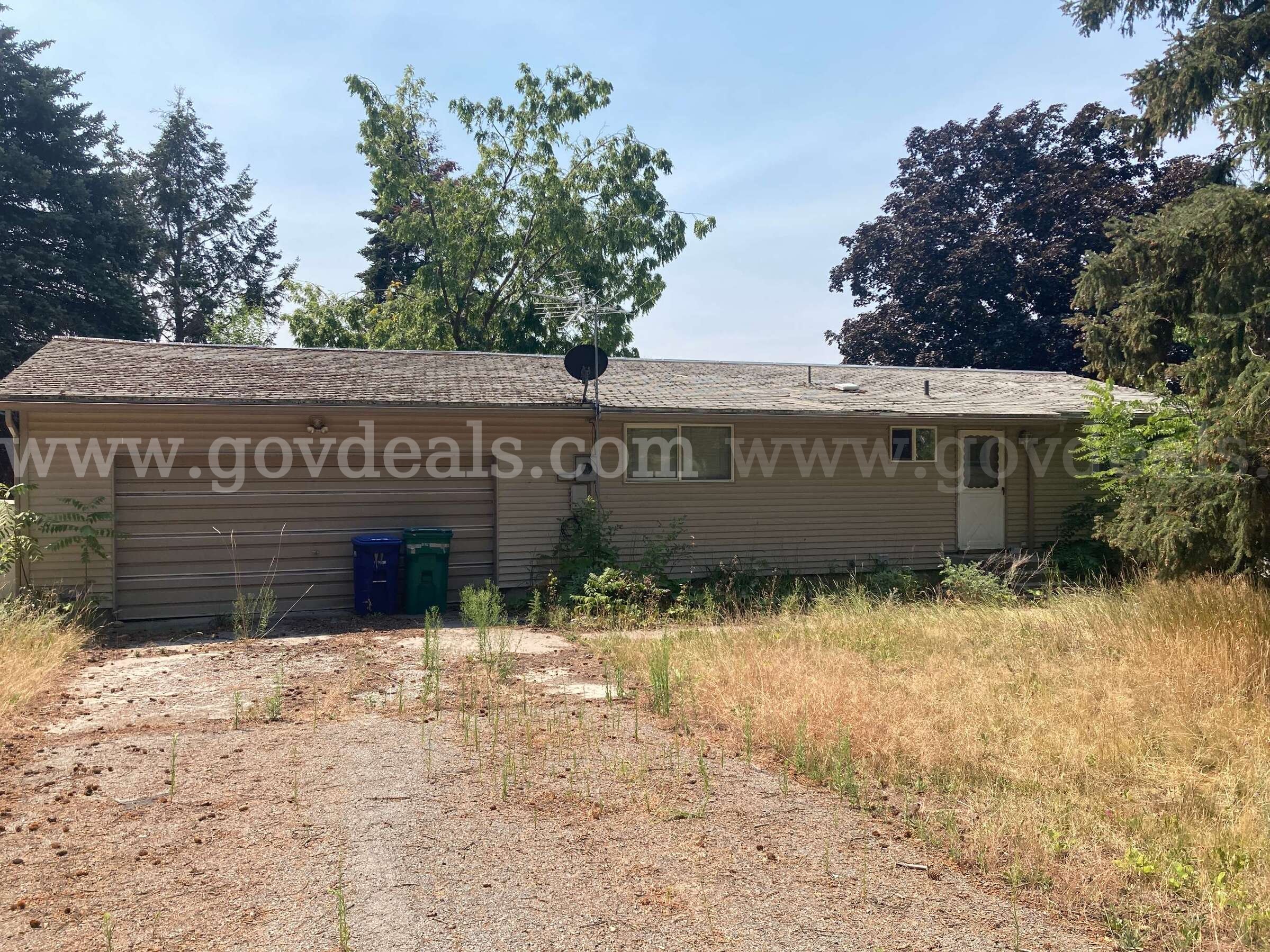 5215 N. Sullivan Road, Spokane, Washington - 2 Bed, 2 Bath House  5215 Government Surplus Auction - Photo #2
