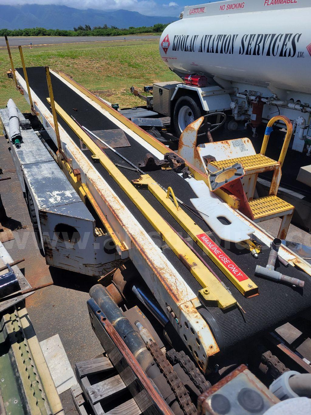 4pcs Tug Tech Ground Support Equipment, for parts   Government Surplus Auction - Photo #2