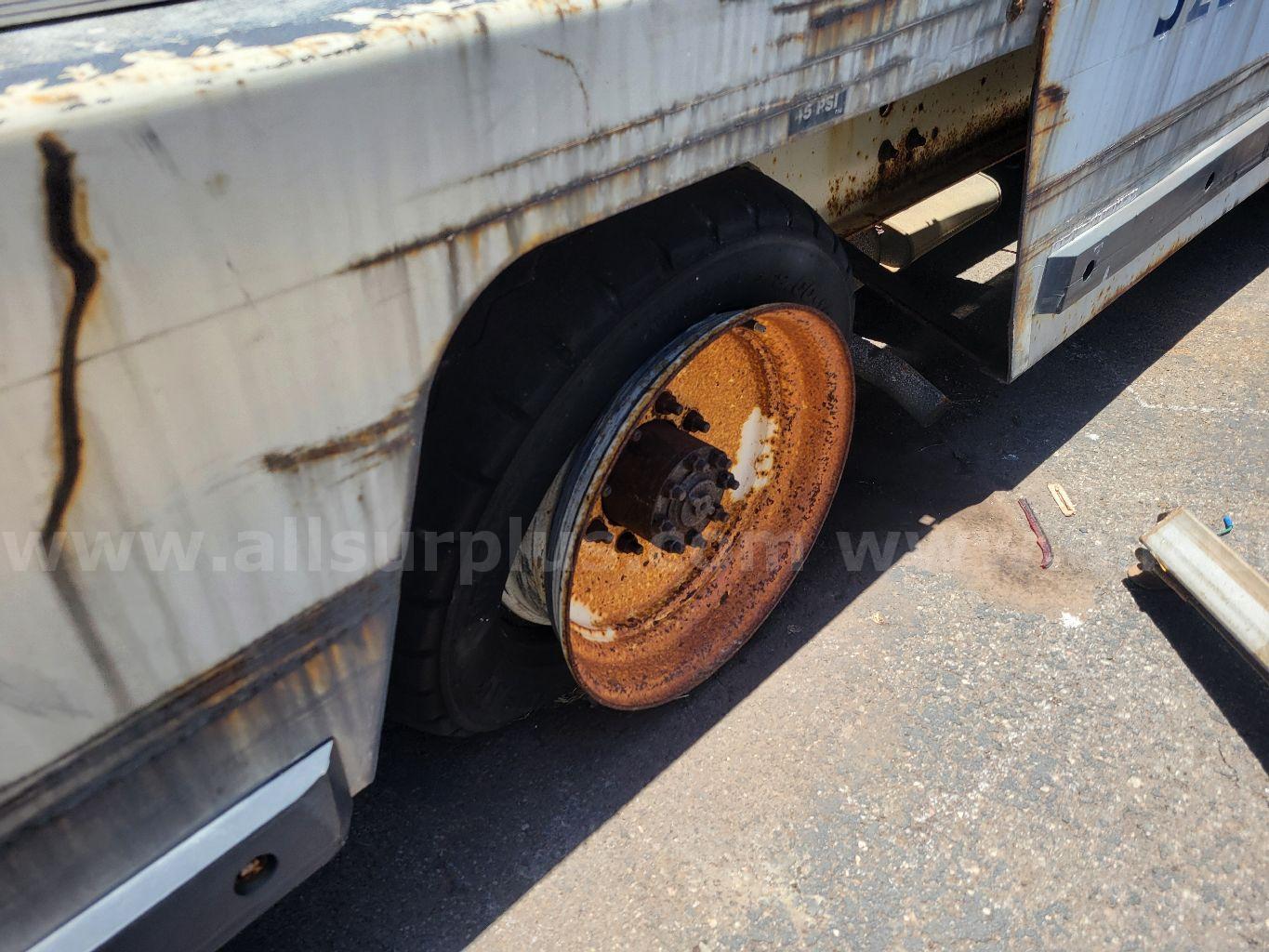 4pcs Tug Tech Ground Support Equipment, for parts   Government Surplus Auction - Photo #5
