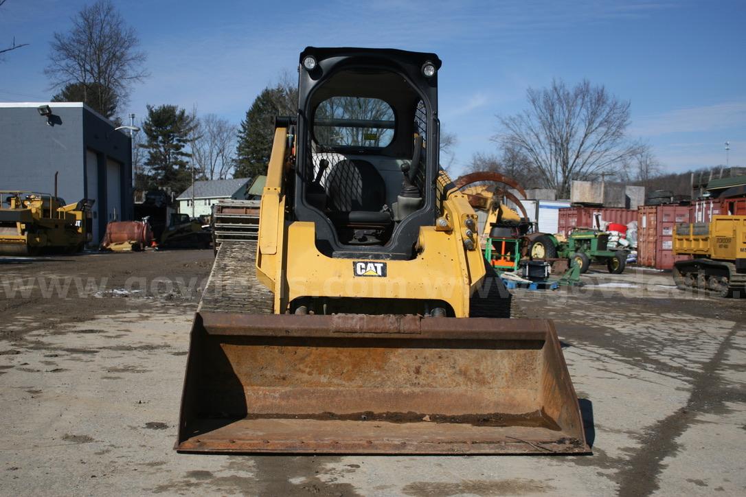 2015 CAT 297D Skid Steer Caterpillar 297D Government Surplus Auction - Photo #3
