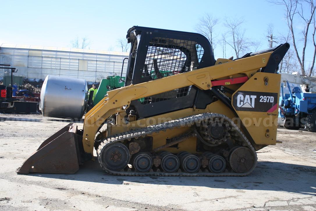 2015 CAT 297D Skid Steer Caterpillar 297D Government Surplus Auction - Photo #6