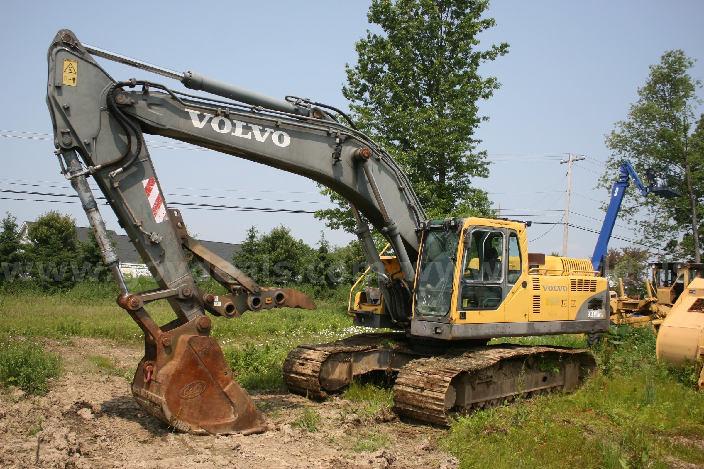 2005 Volvo EC330BLC Hydraulic Excavator Volvo EC330BLC Government Surplus Auction - Photo #2