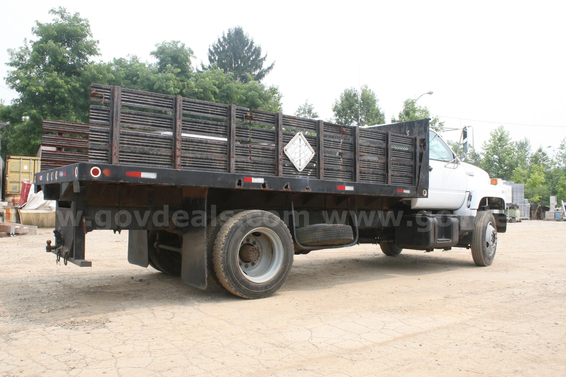 1991 Chevrolet Kodiak C7500 Stakebed Chevrolet C7500 Government Surplus Auction - Photo #4