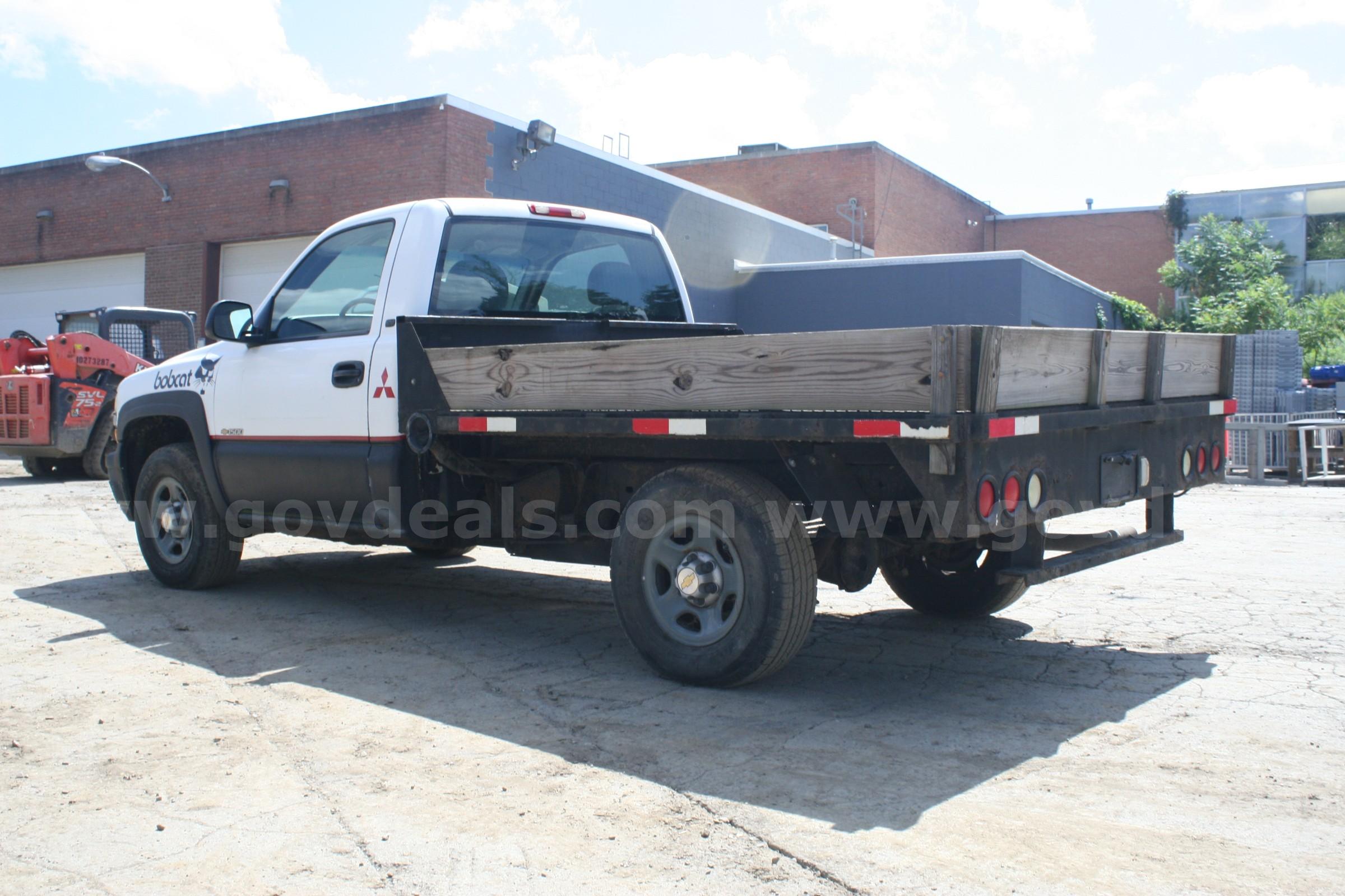 2001 Chevrolet Silverado 1500 8ft Bed 4WD Chevrolet Silverado Government Surplus Auction - Photo #3