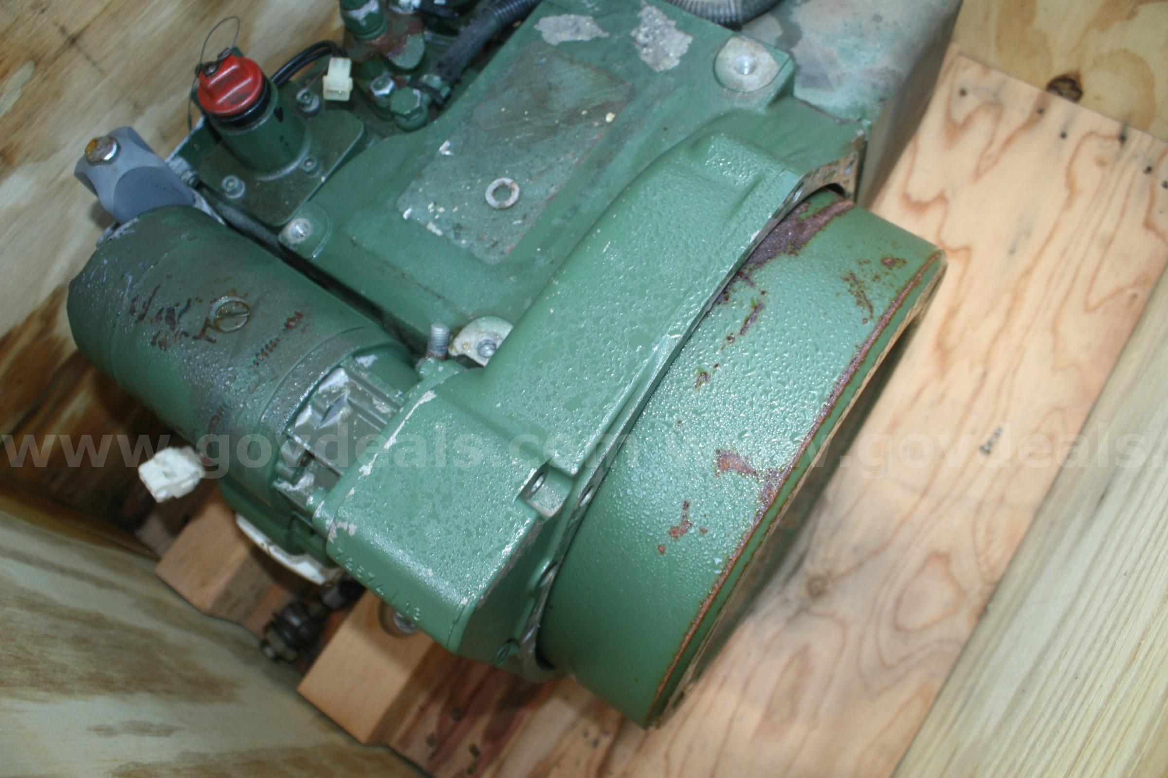 Farymann 43F 1 Cyl 15HP Diesel Continuous Duty Engine Farymann 43F Government Surplus Auction - Photo #2