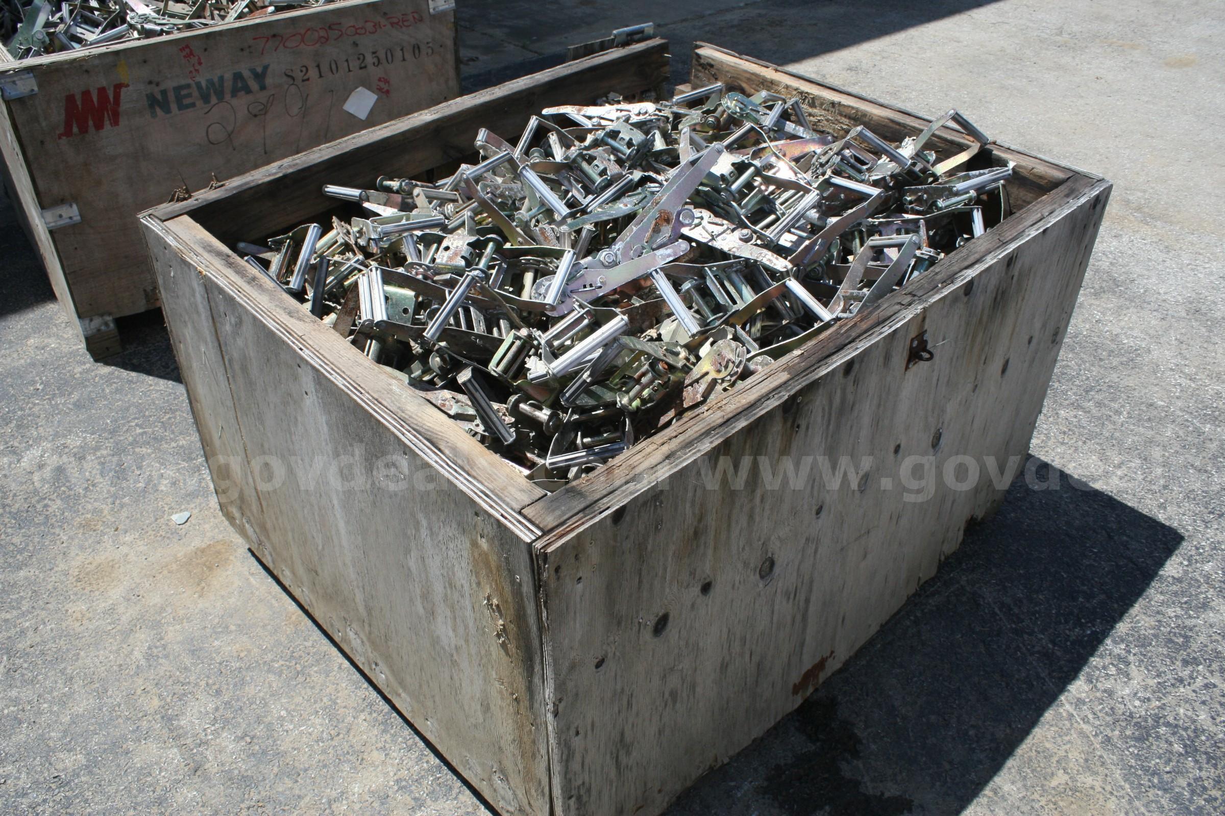1037 lbs of Ratchets  1037 Government Surplus Auction - Photo #2