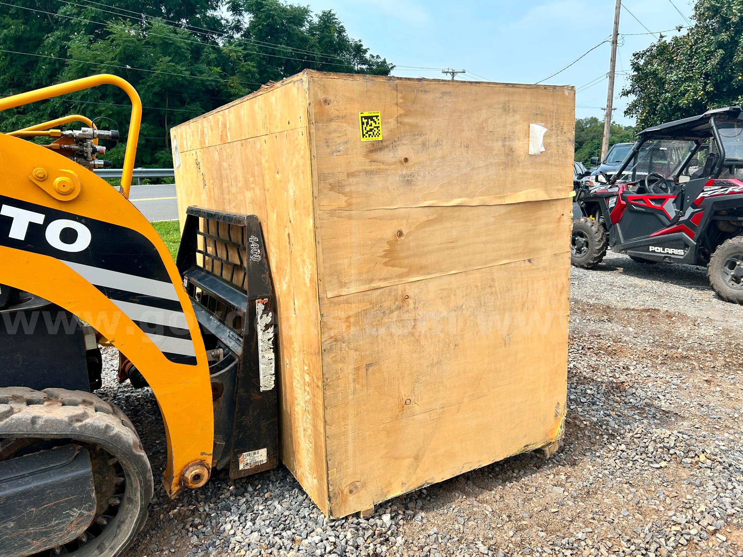 FREE SHIPPING IN USA NEW 2025 Mini Skid Steer Loader Tracked 13.5HP Gas Engine NEW   Government Surplus Auction - Photo #3