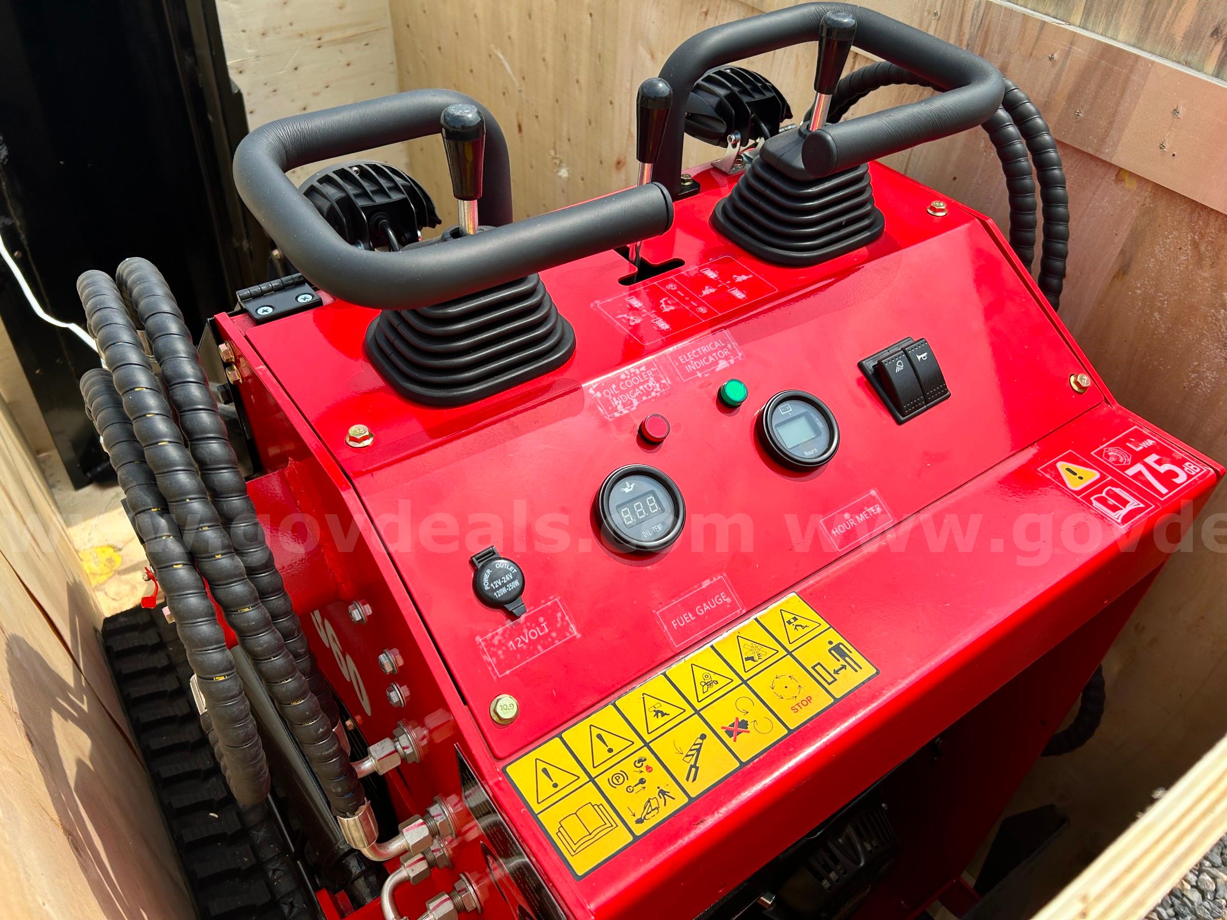 FREE SHIPPING IN USA NEW 2025 Mini Skid Steer Loader Tracked 13.5HP Gas Engine NEW   Government Surplus Auction - Photo #4