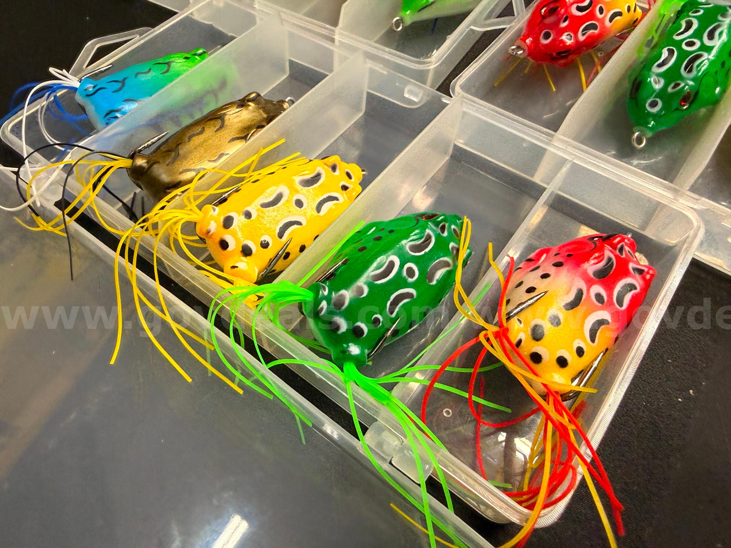 Free Shipping New Lot of 25 Hollow Body Frog Fishing Lures w Case Top Water Case  Government Surplus Auction - Photo #3