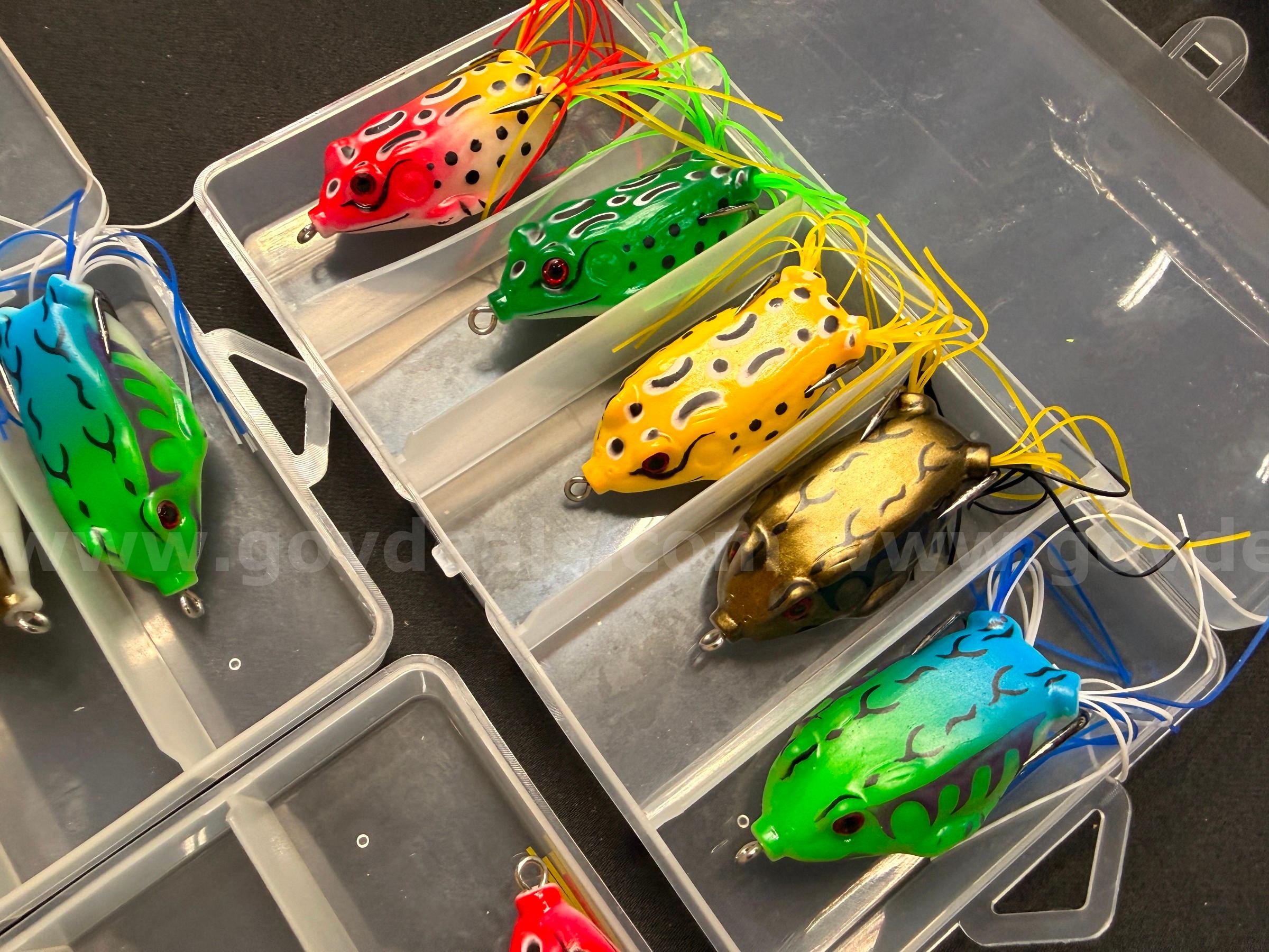 Free Shipping New Lot of 25 Hollow Body Frog Fishing Lures w Case Top Water Case  Government Surplus Auction - Photo #6